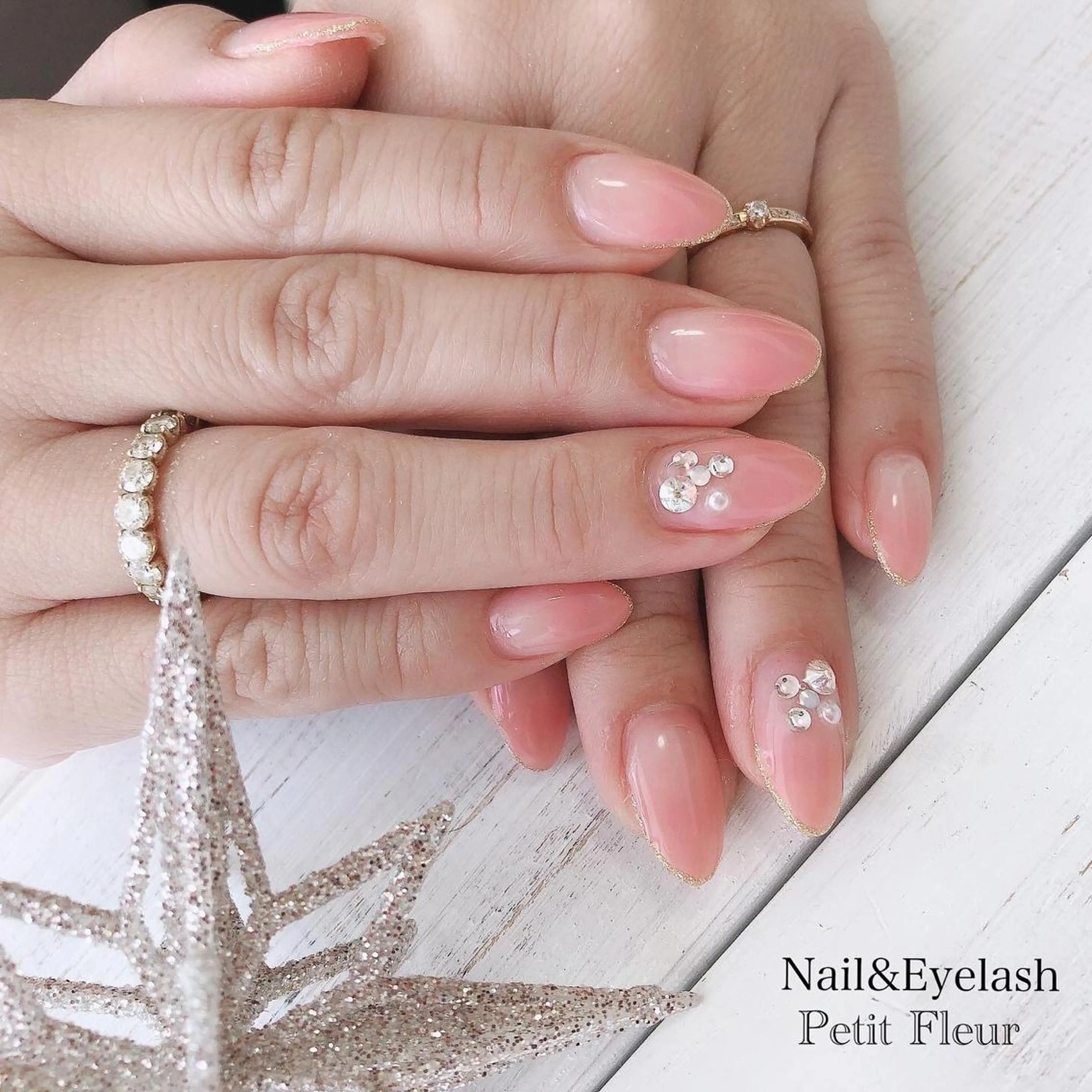 ネイル Petit Fleur所属・青柳 亜梨奈のマツエク・マツパデザイン