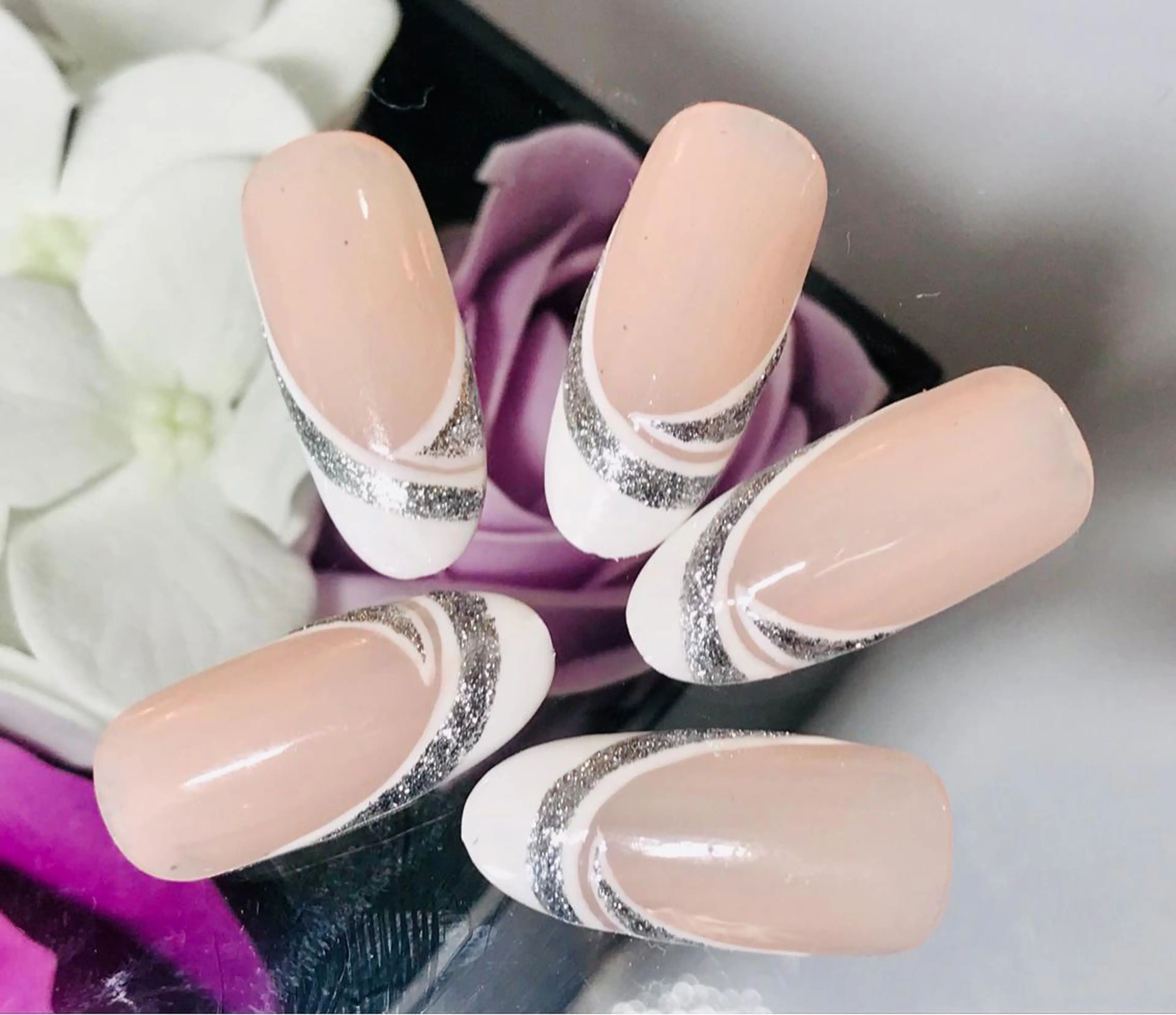 ショート ネイル フレンチネイル ハンドネイル ハンドケア nail&eye Aoのマツエク・マツパデザイン