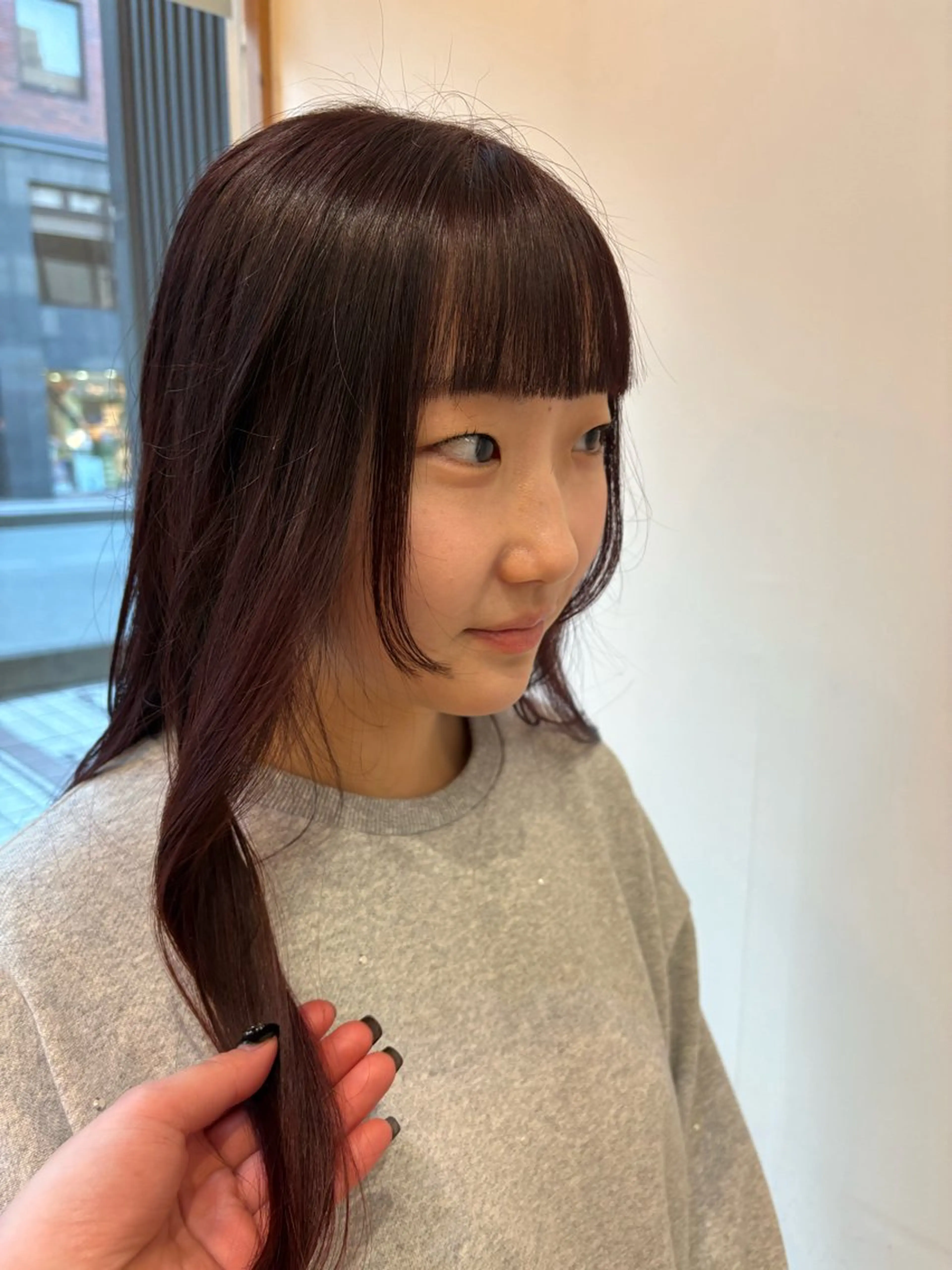 ロング カラー ブラウンカラー ピンクカラー ピンクブラウン 顔周りカット 姫カット カット ヘアカラー THEDOTS所属・淀 小南津のヘアスタイル