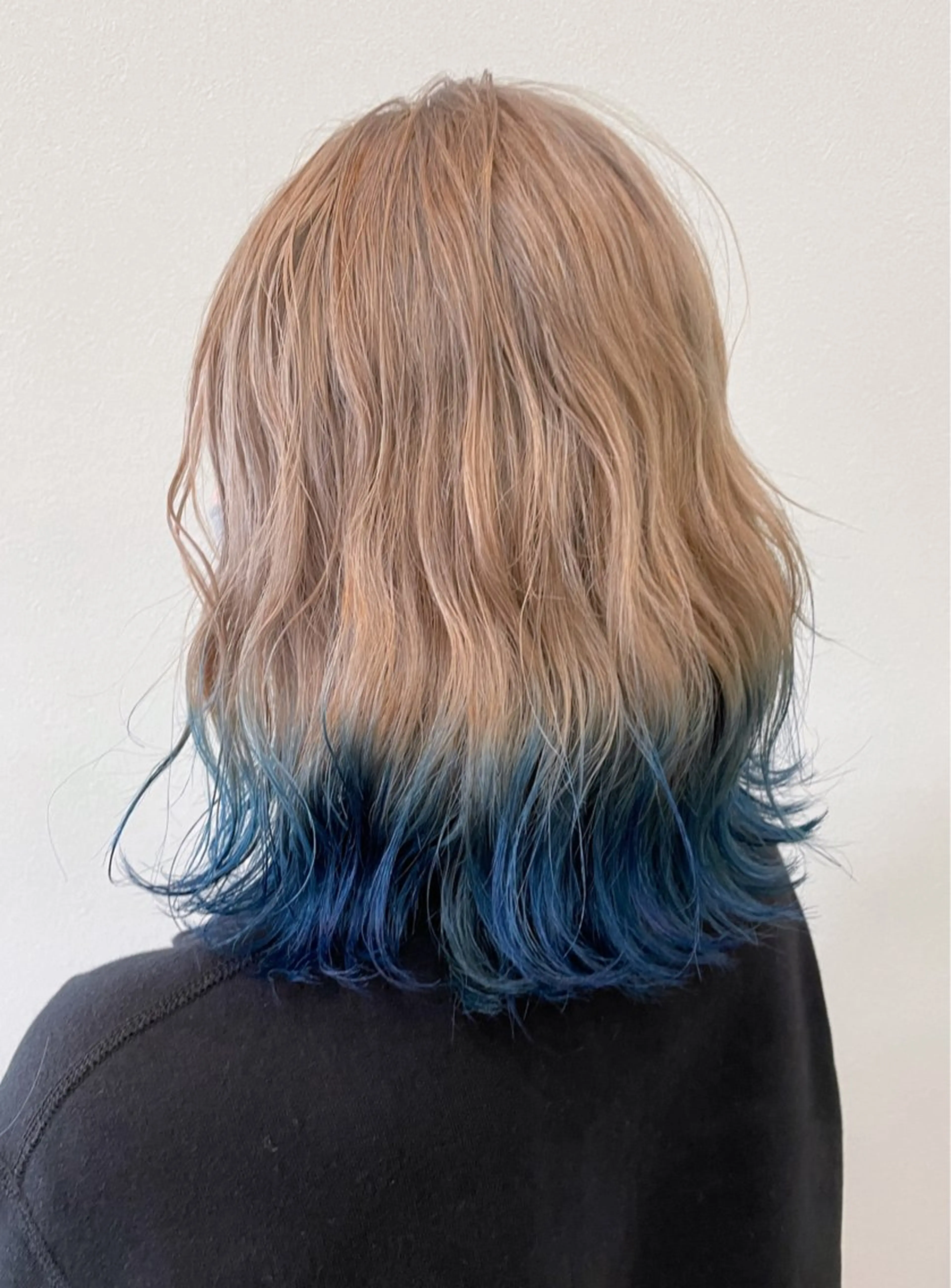 ミディアム Kva所属・ウルフ/ハイトーン /髪質改善/AIRIのヘアスタイル