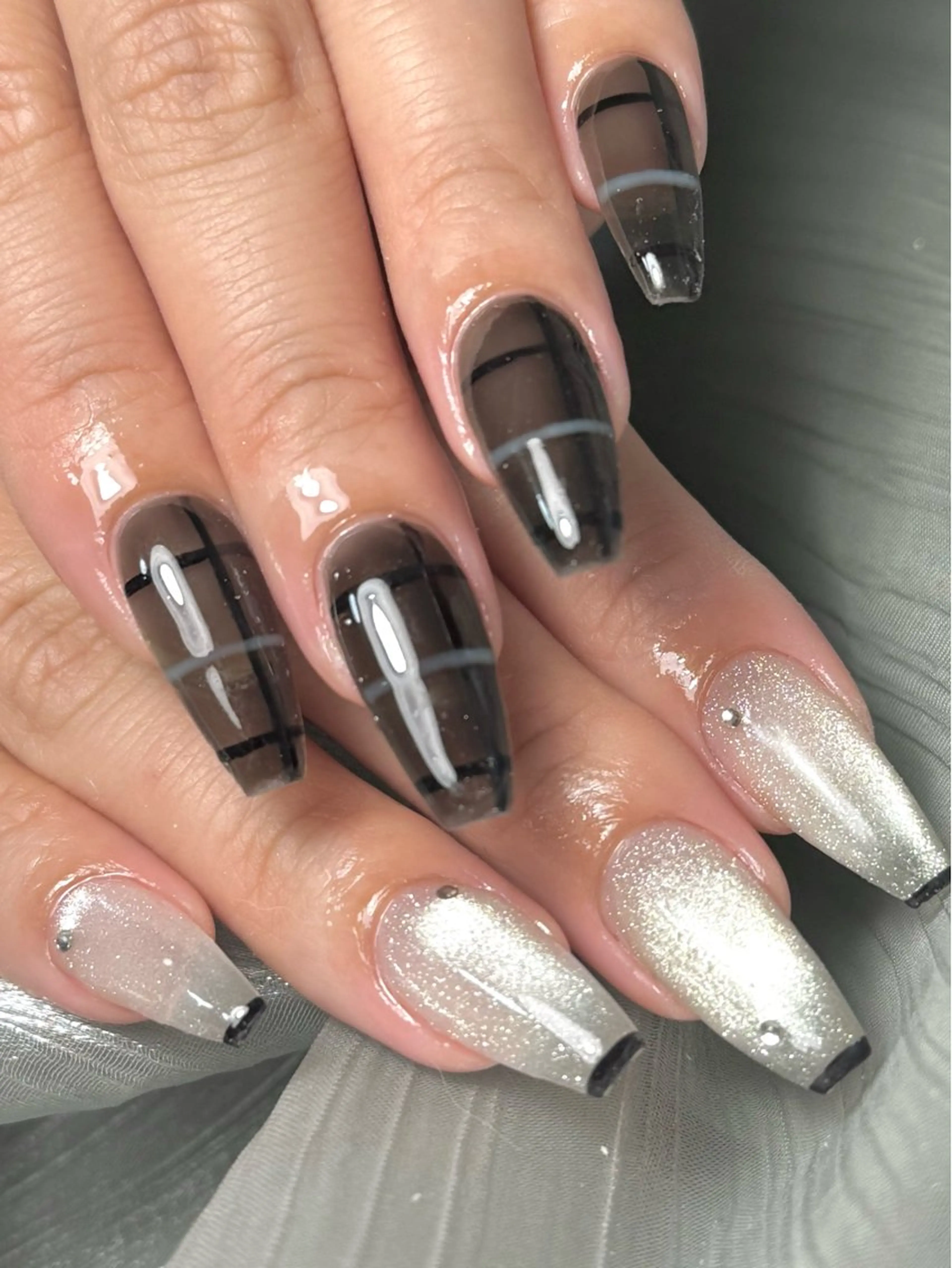 ネイル ハンドネイル ルシイ🎀新宿長さ 出しパーツ専門店のネイルデザイン