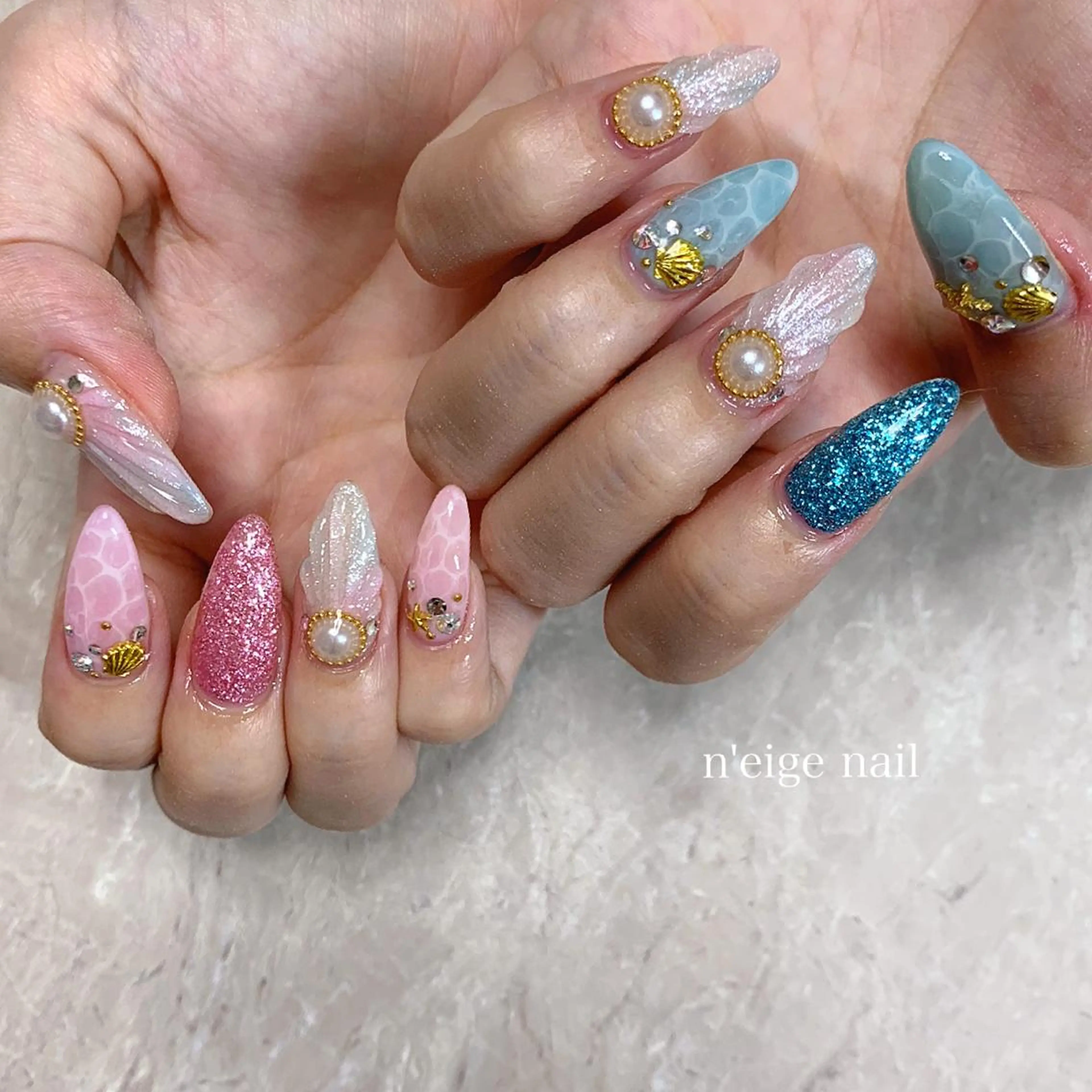ネイル アートネイル ハート キラキラネイル 韓国ネイル ニュアンスネイル n'eige nail所属・大谷 綾香のネイルデザイン