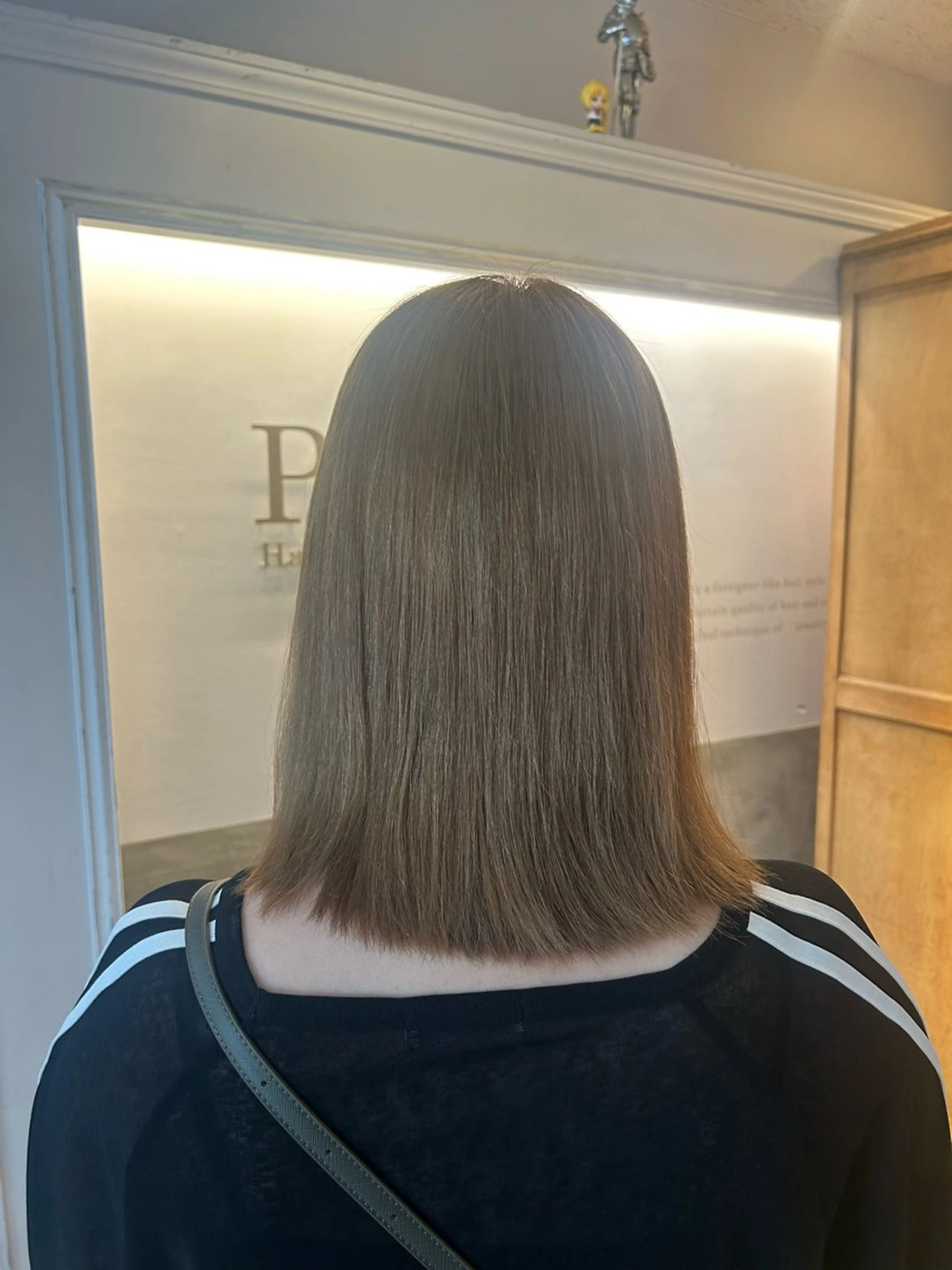 ミディアム カラー ベージュカラー ミルクティーベージュ トリートメント 【 pia 】 とものヘアスタイル