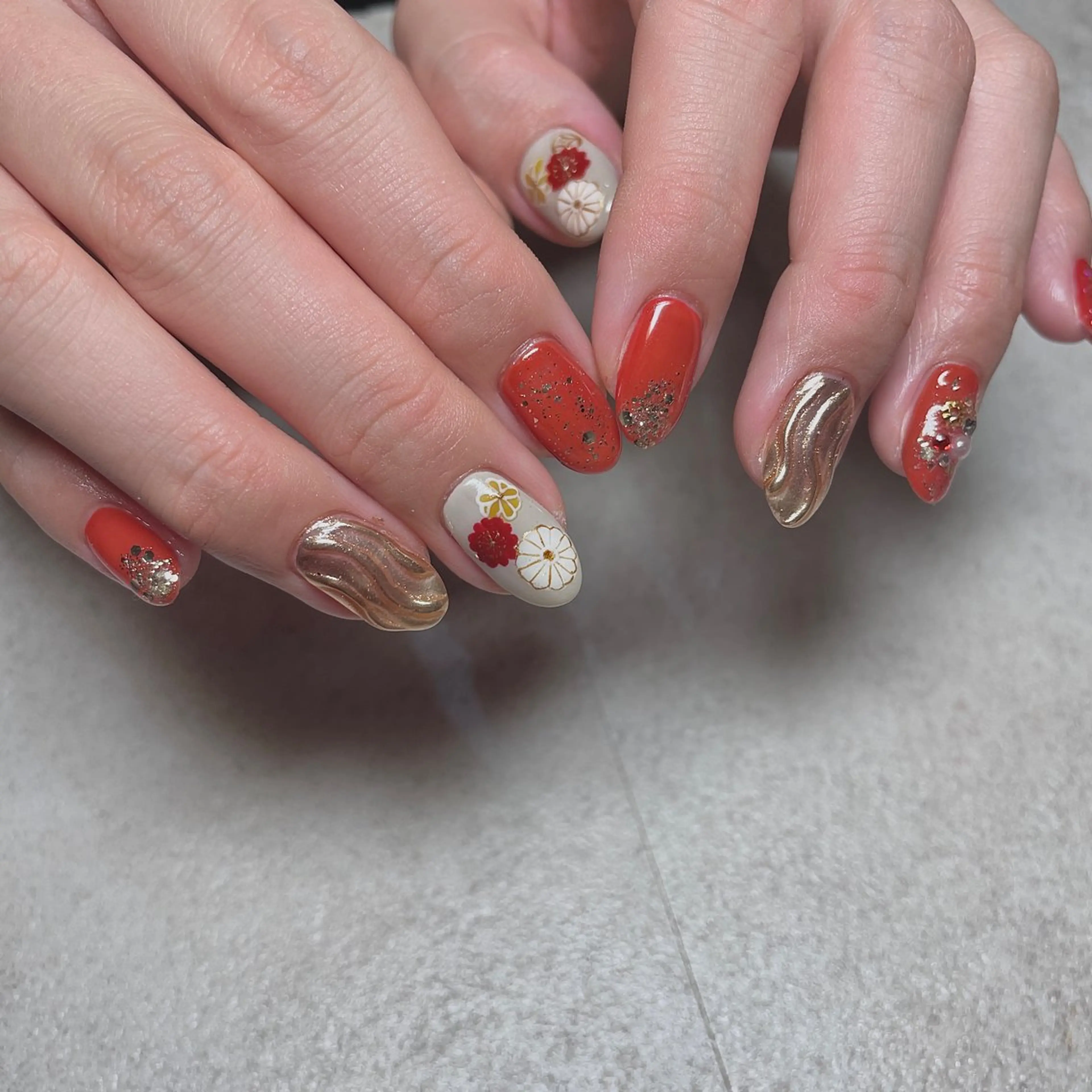 ネイル 成人式 赤色 ネイルチップ 冬ネイル ハンドネイル acs.n所属・ネイル，耳つぼ 風間すみれのその他イメージ