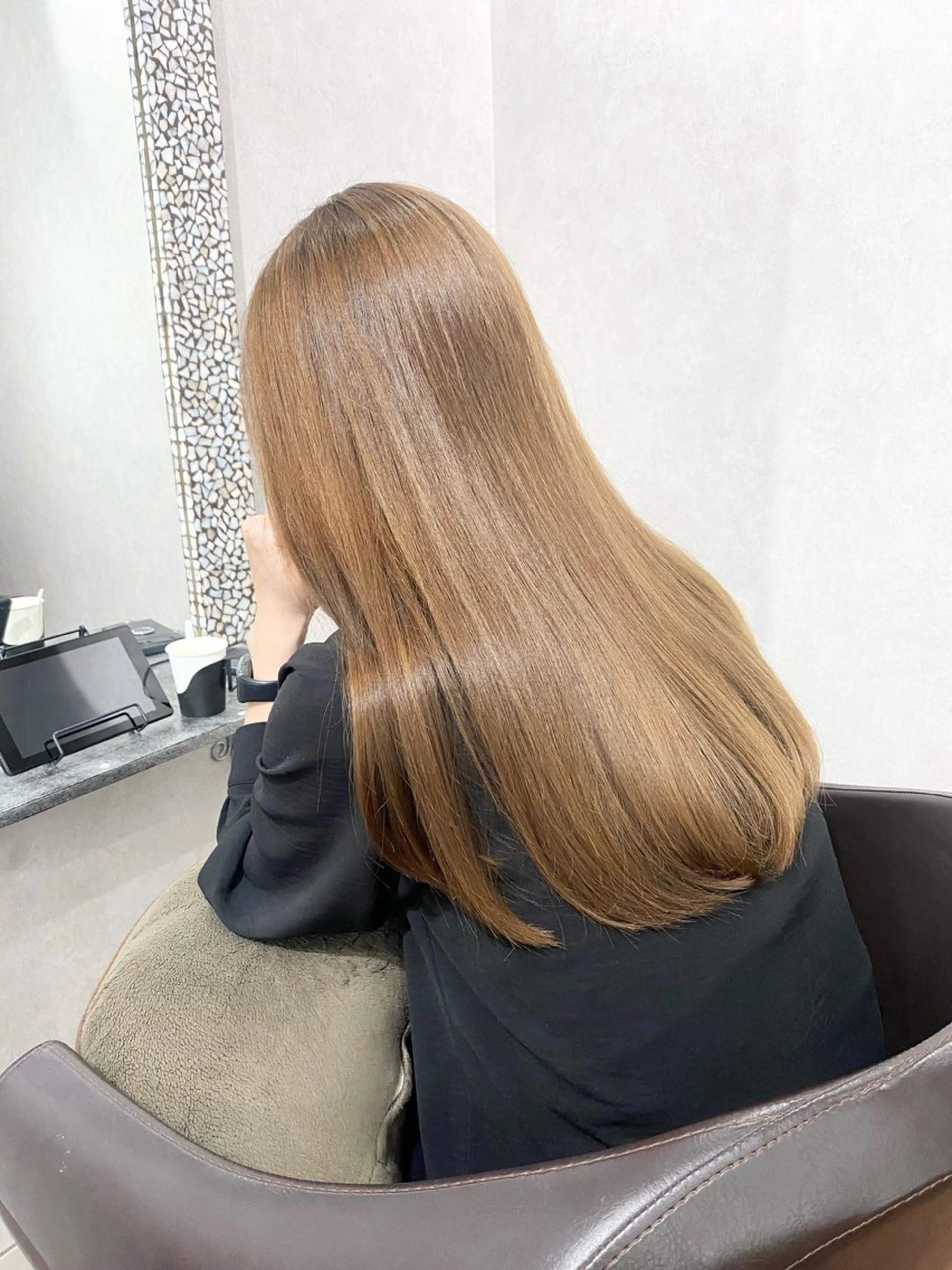 ロング カラー ベージュカラー ブリーチ 透明感カラー ブリーチなしカラー カット ヘアカラー トリートメント _White所属・ＳＨＩ ＺＵのヘアスタイル