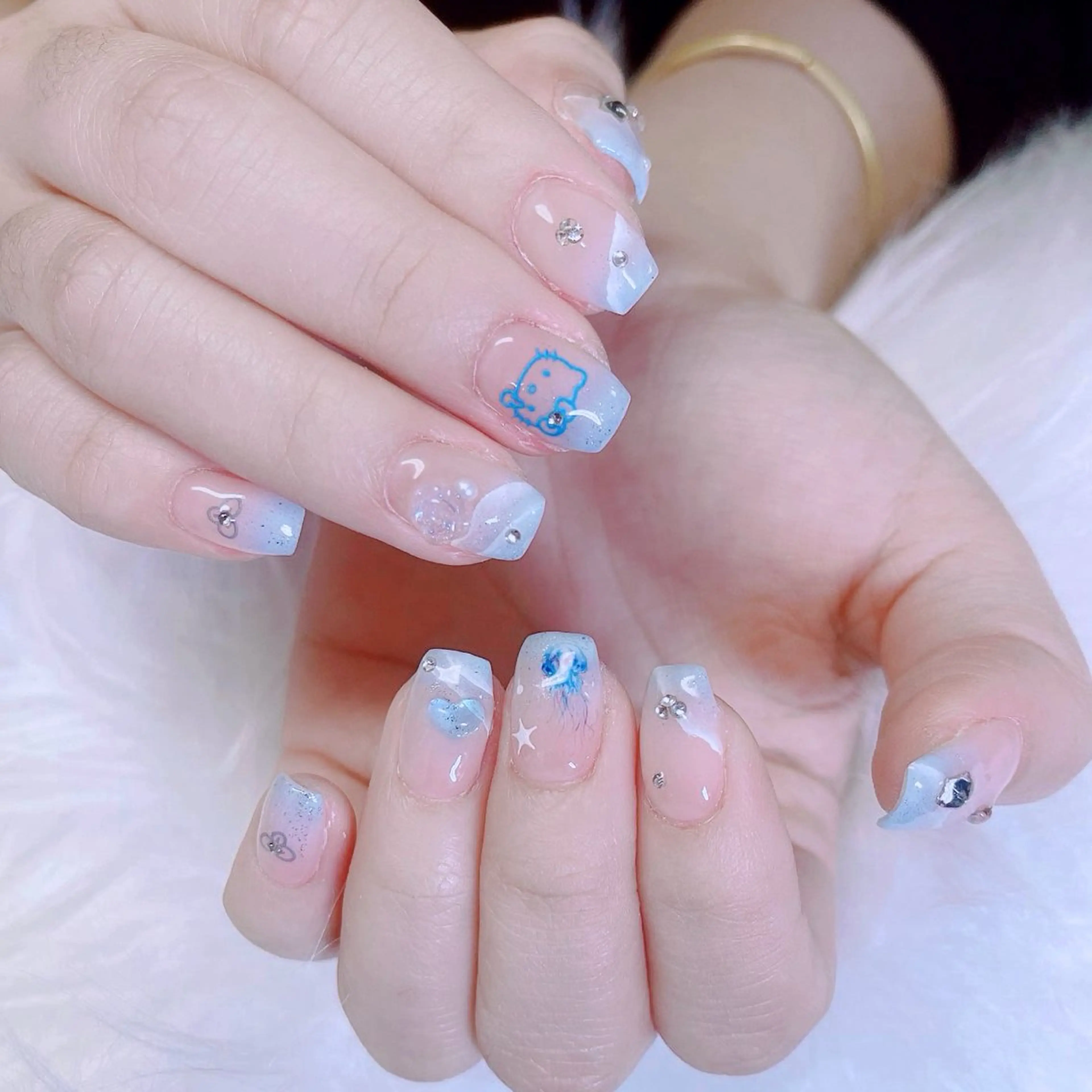 ネイル 成人式 ロングネイル マグネットネイル 大理石ネイル(マーブル) リボン ハンドネイル MoMoA Nail ネイル長さ出し専門店のネイルデザイン