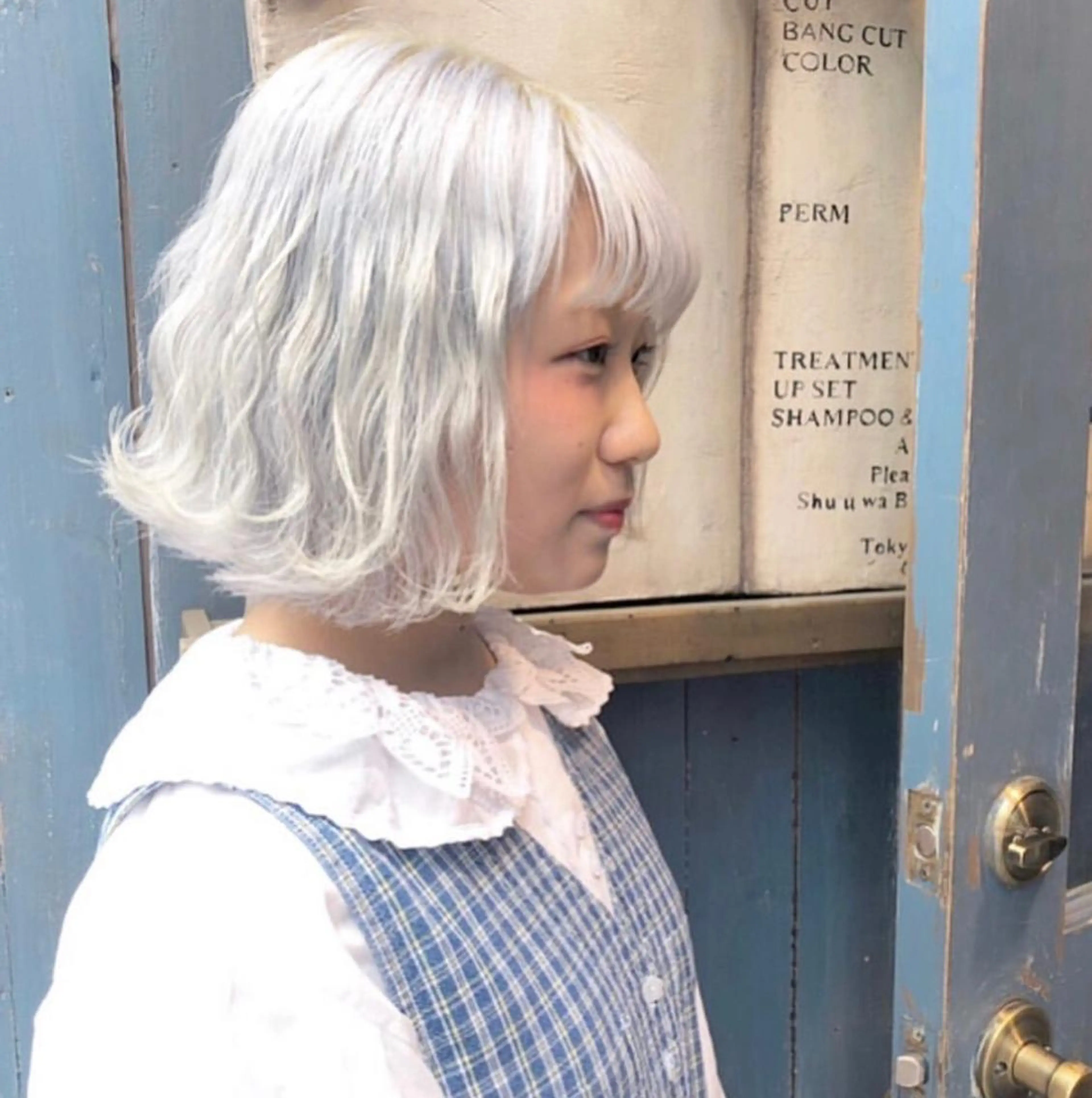 ミディアム カラー ヘアカラー ブリーチ、パーマ 西部笑のヘアスタイル