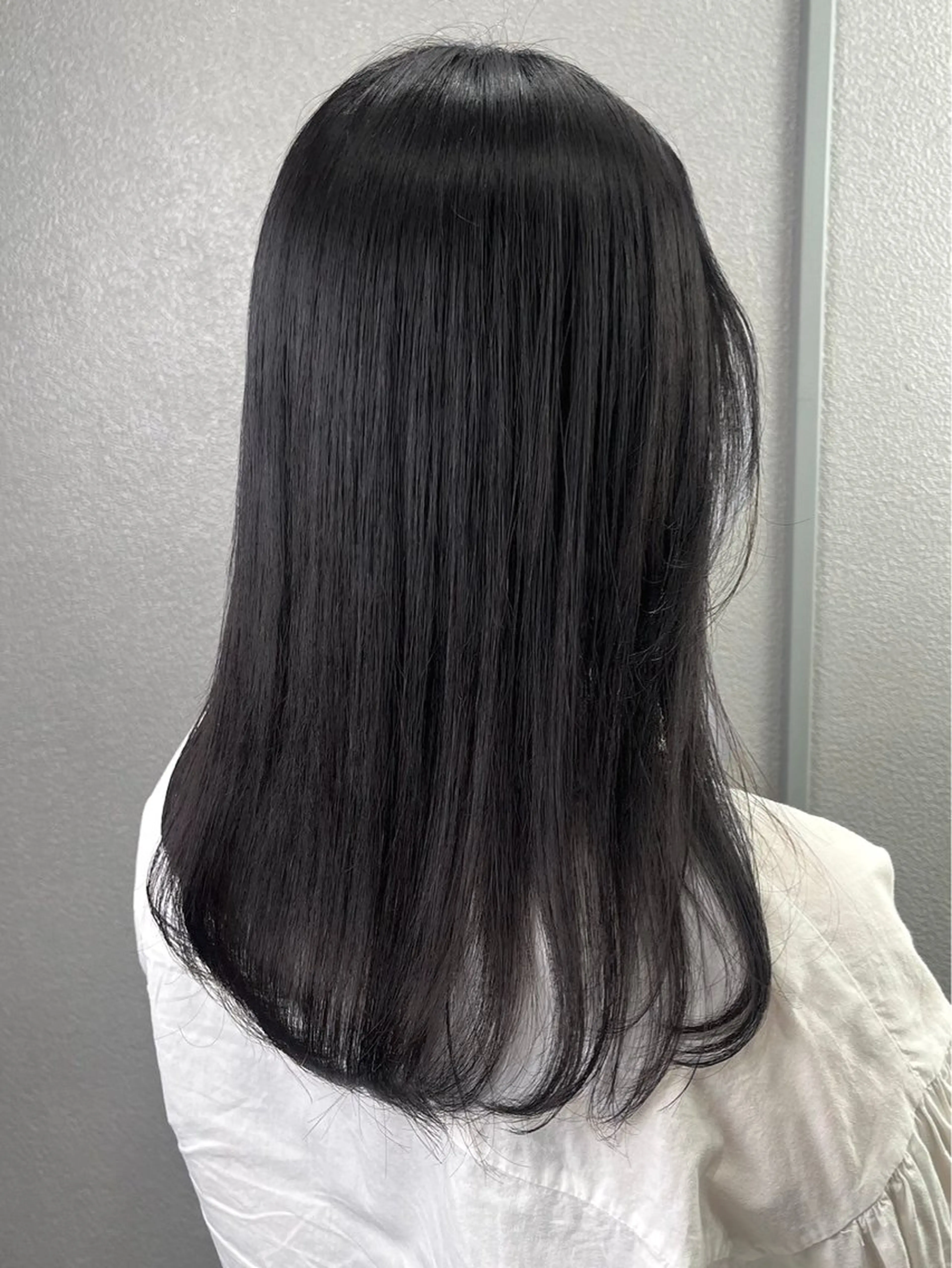 ロング カラー バレイヤージュ 黒髪 ブリーチ ブルーカラー ブルーブラック カット ヘアカラー トリートメント ハイトーン/韓国風/ 艶髪/吉祥寺のヘアスタイル