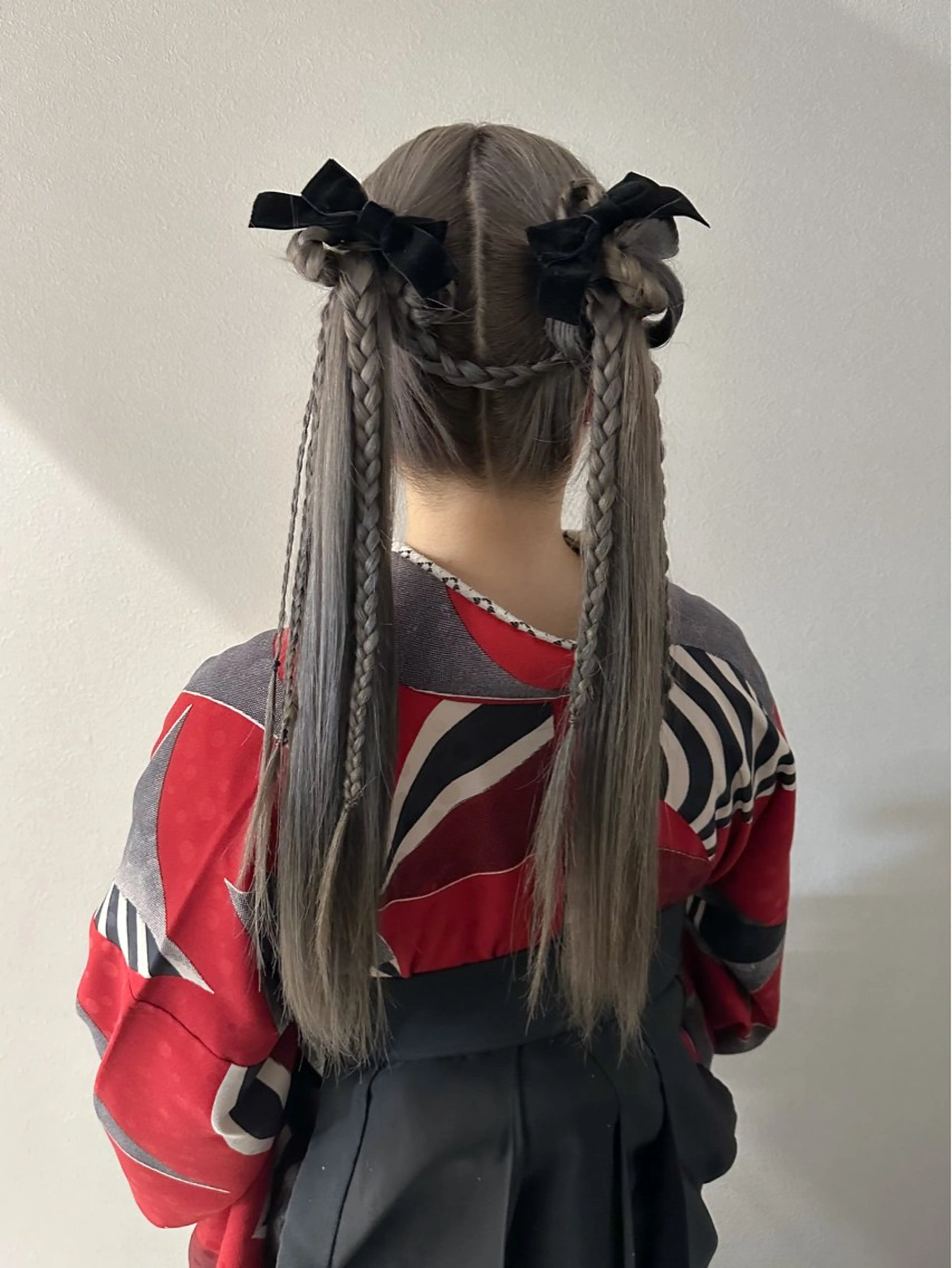 ロング カラー ヘアアレンジ 卒業式のヘアスタイル autre所属・大久保 ひでなりのヘアスタイル