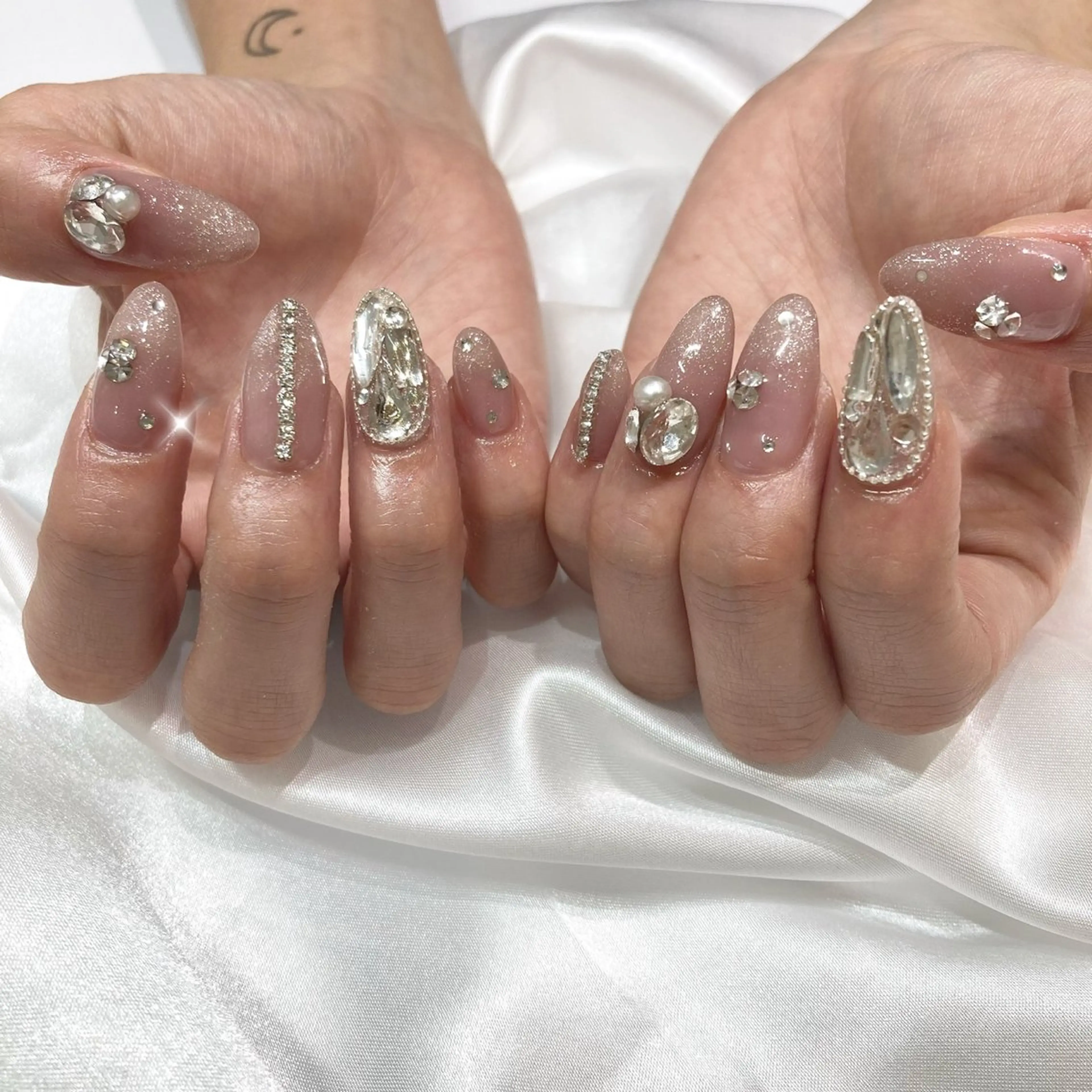 ネイル ハンドネイル GO TODAY SHAiRE SALON 表参道colore店所属・emmi nailのネイルデザイン