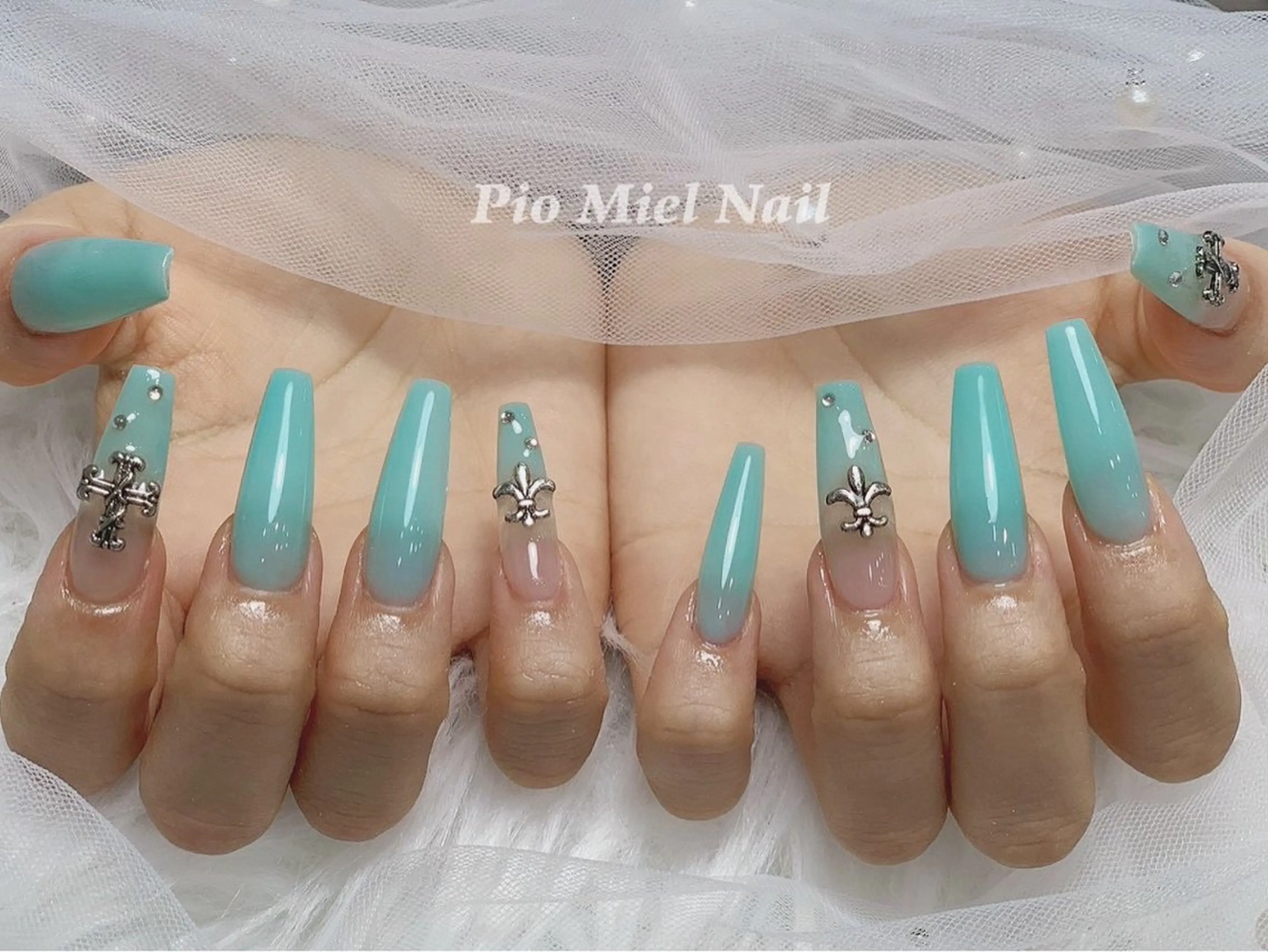 ネイル ハンドネイル HANA 長さだしのネイルデザイン