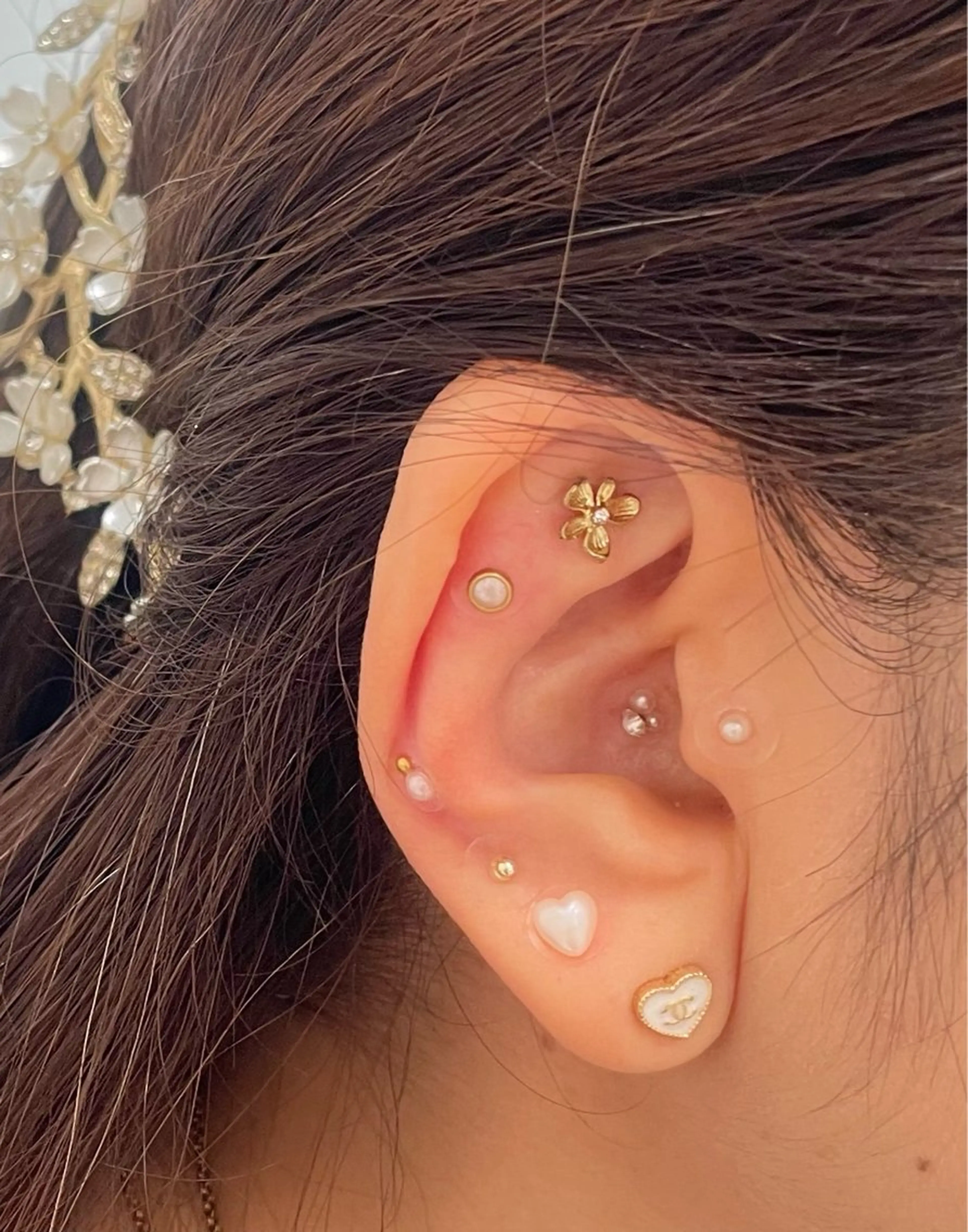 話題沸騰中✨耳つぼジュエリー💎8粒の写真