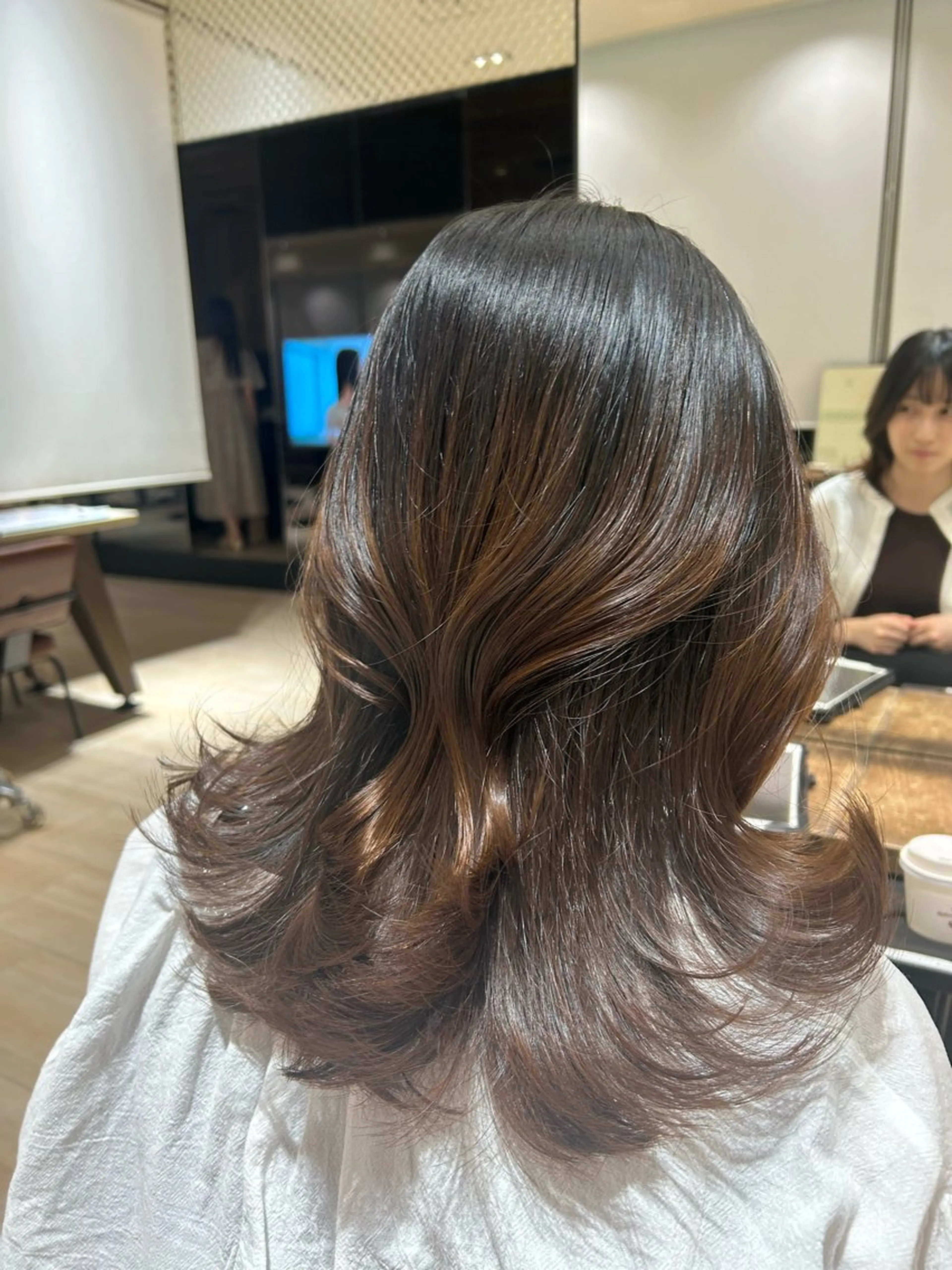 ミディアム 🎀大竹美侑／顔まわ りカット／レイヤーのヘアスタイル