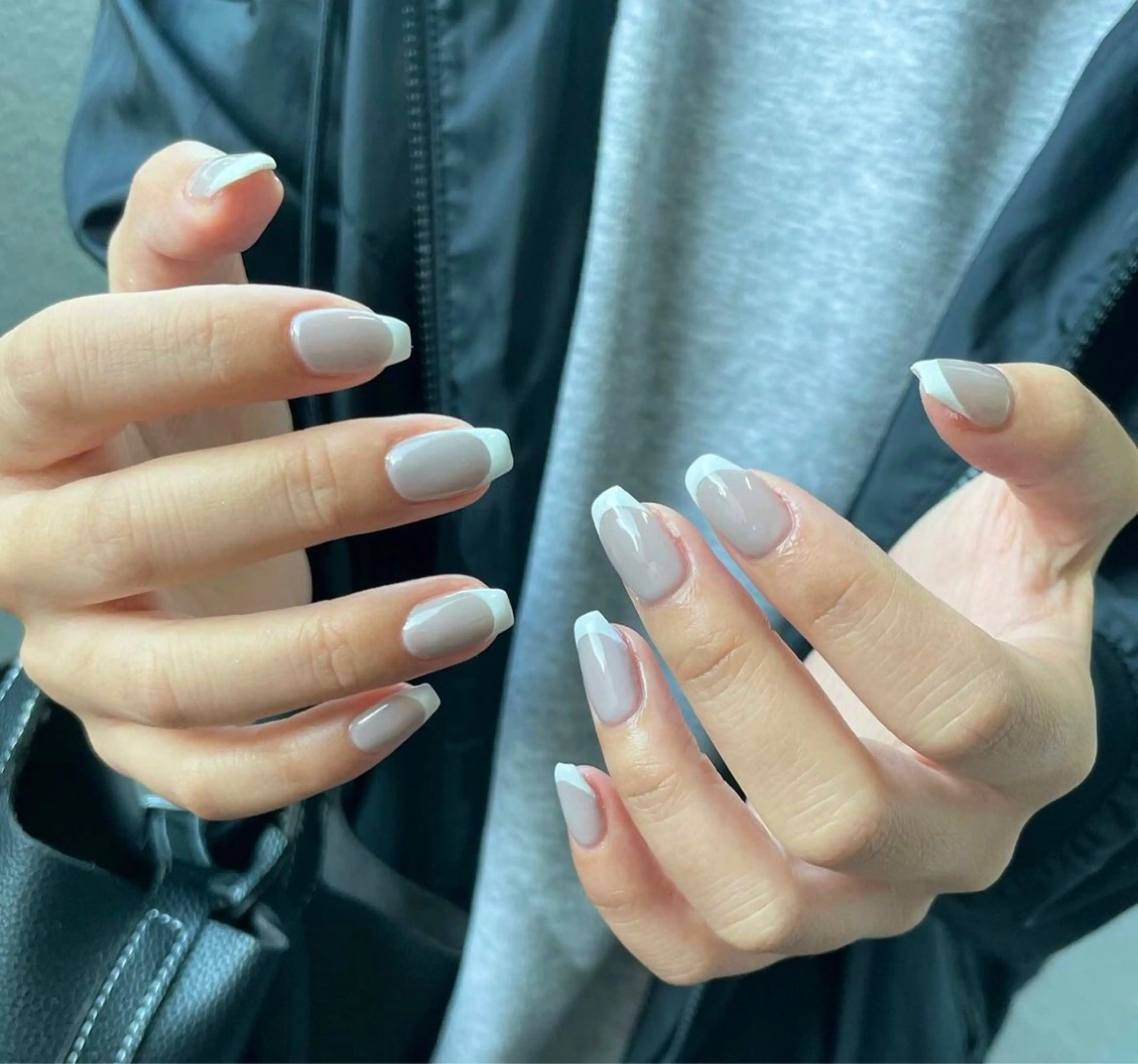 ハンドネイル♡フレンチ＋ベースカラー塗布の写真