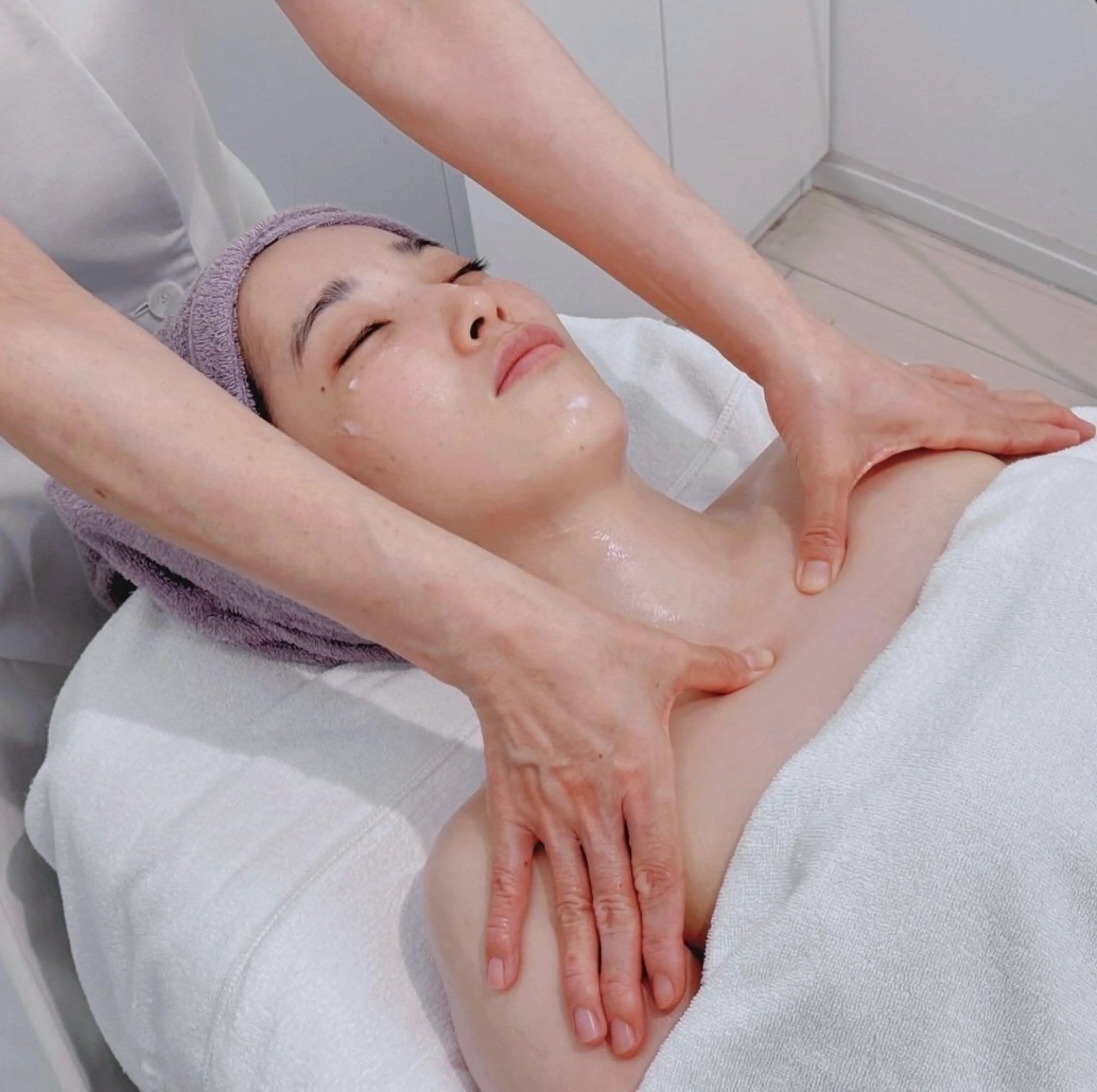 先着3名様限定!デコルテ付きフェイシャルエステ✨️の写真