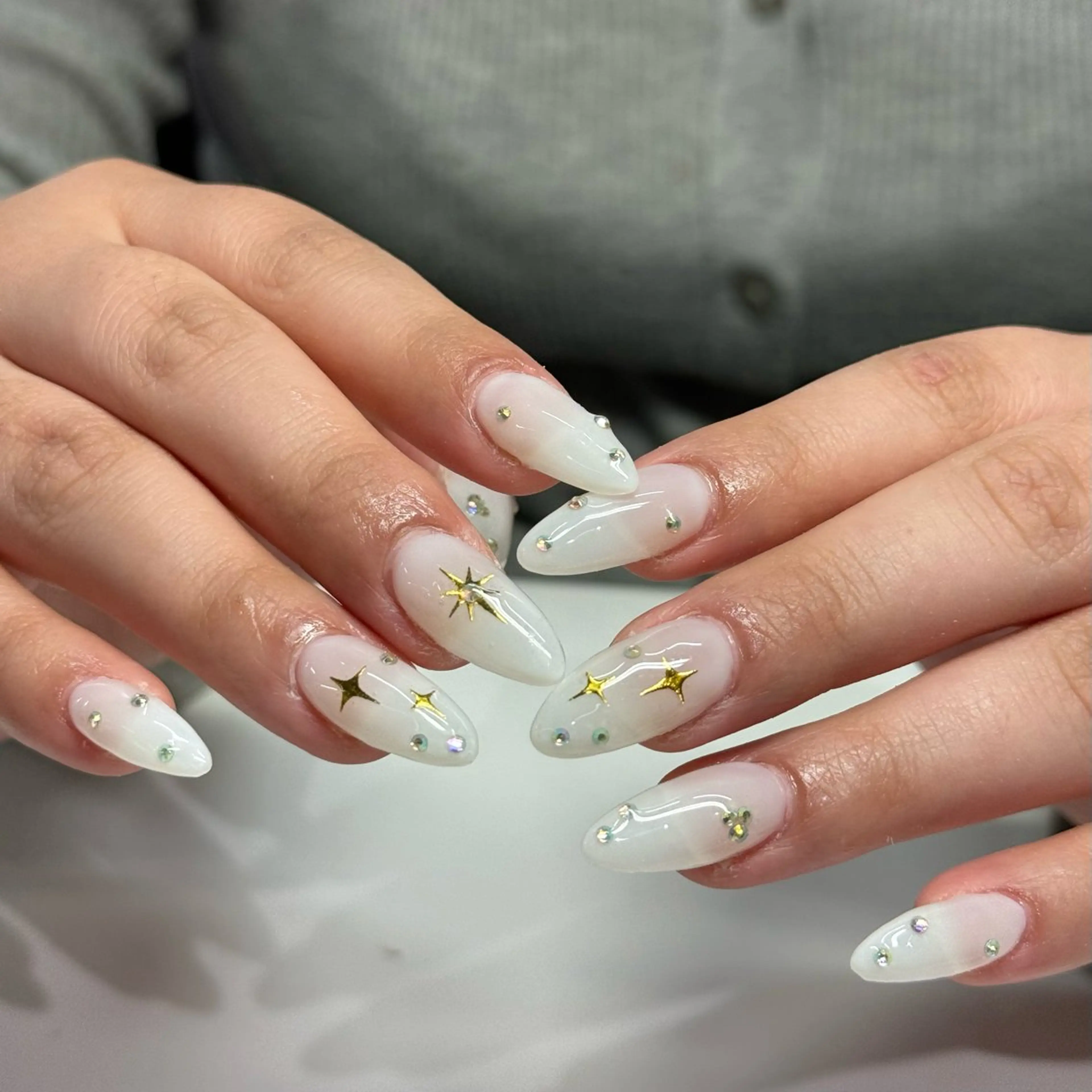 ネイル オーロラネイル ストーンネイル ハンドネイル WOLTOKYO渋谷 yunaのネイルデザイン