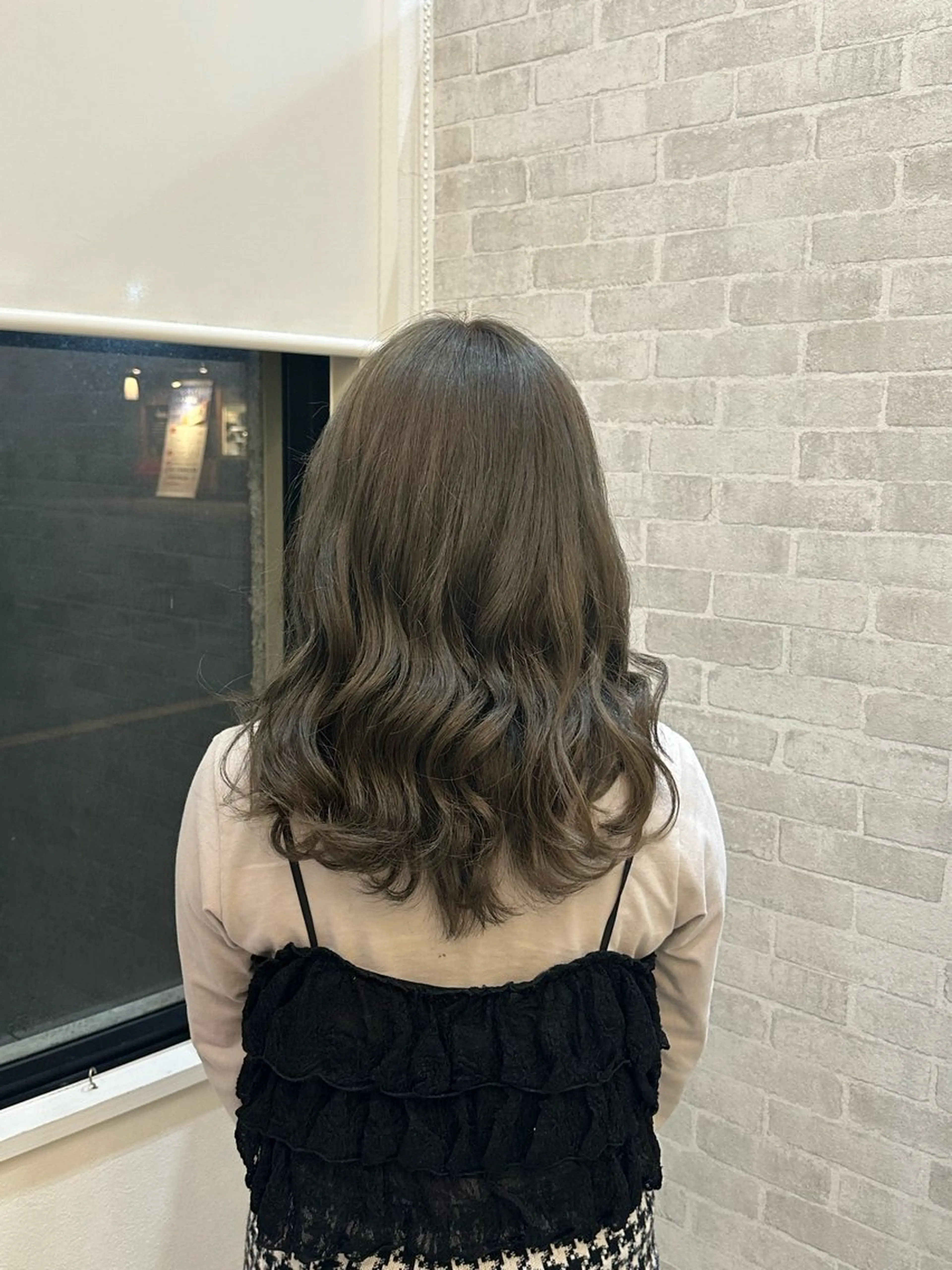 カラー 岡松 優月のヘアスタイル
