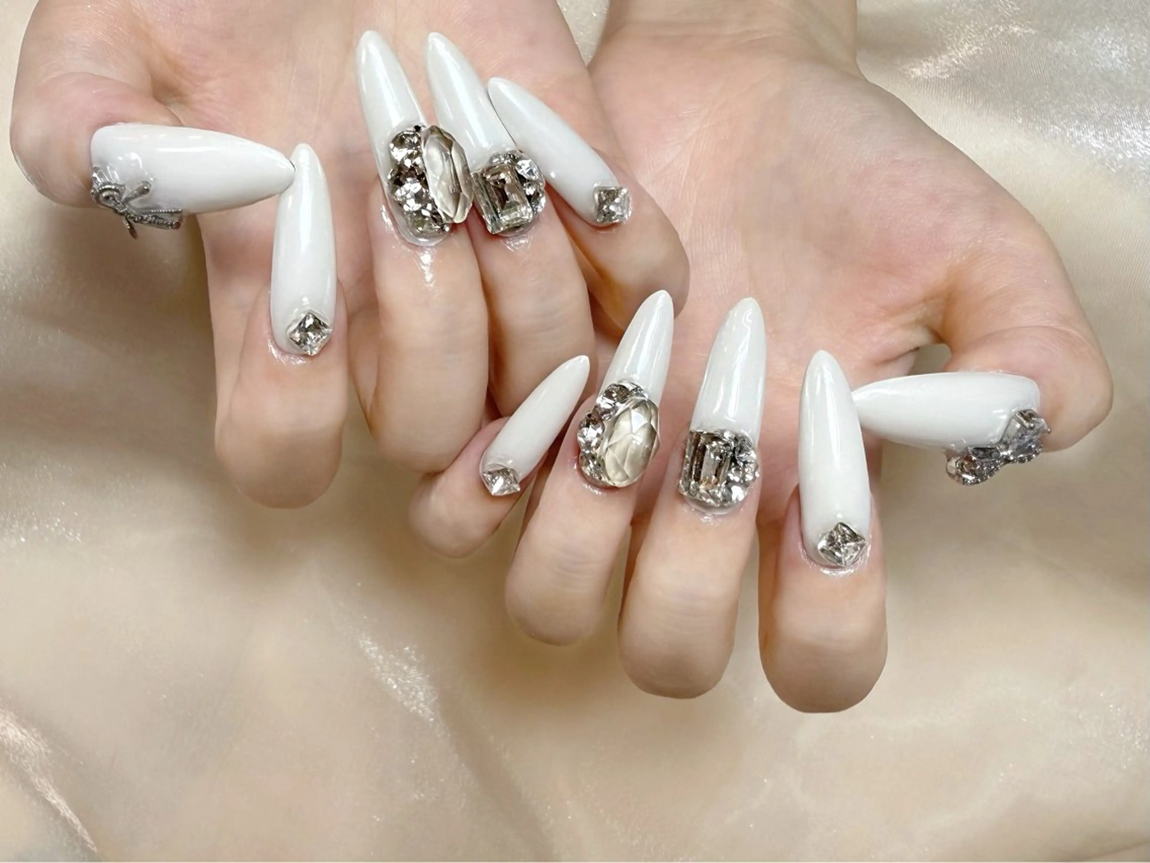 ネイル ストーンネイル ハンドネイル flower nailsalon所属・Flower nailのネイルデザイン