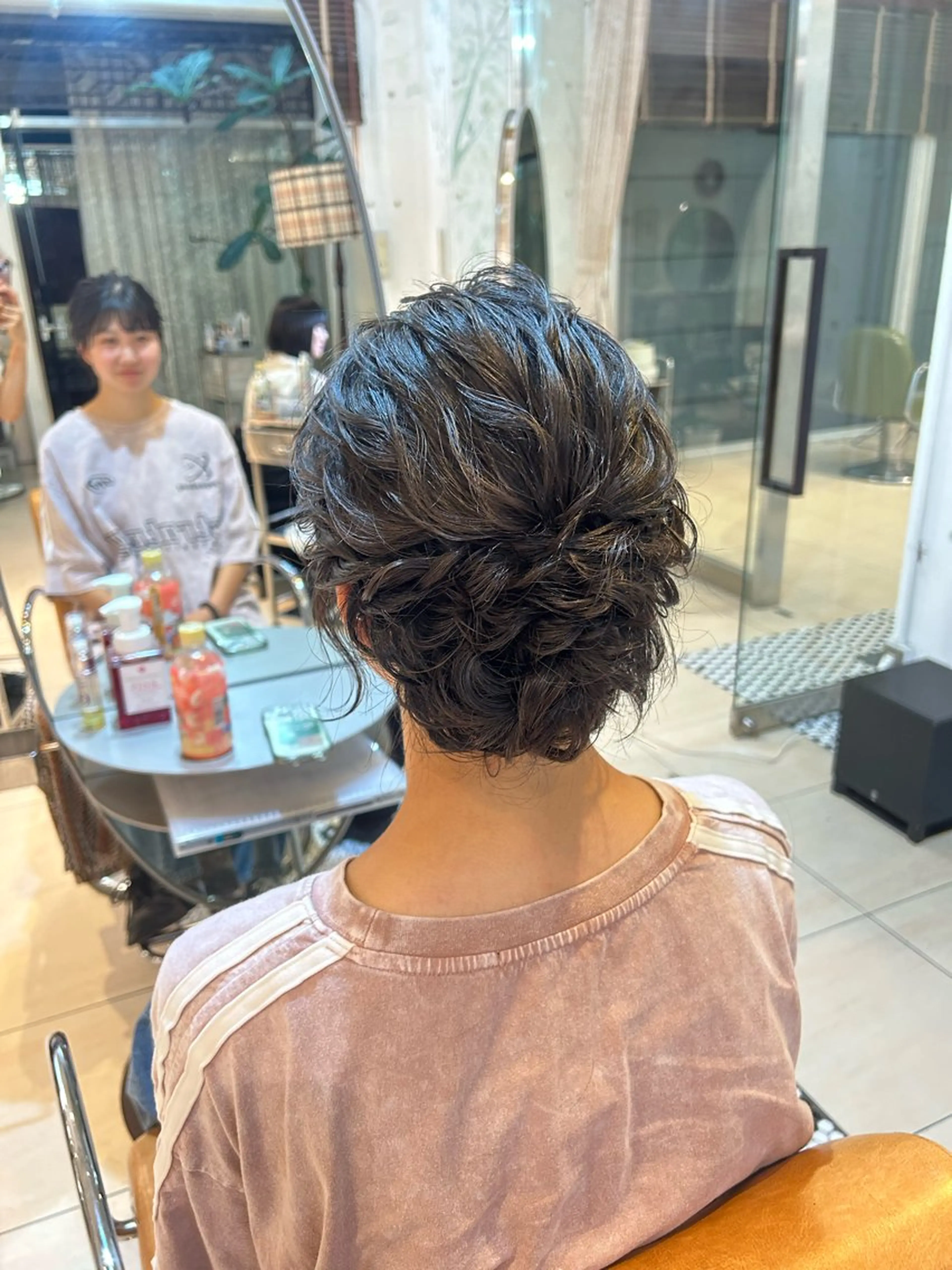 ミディアム ボブ ヘアセット オブヘアー宮前平店所属・土佐 彩純のヘアスタイル