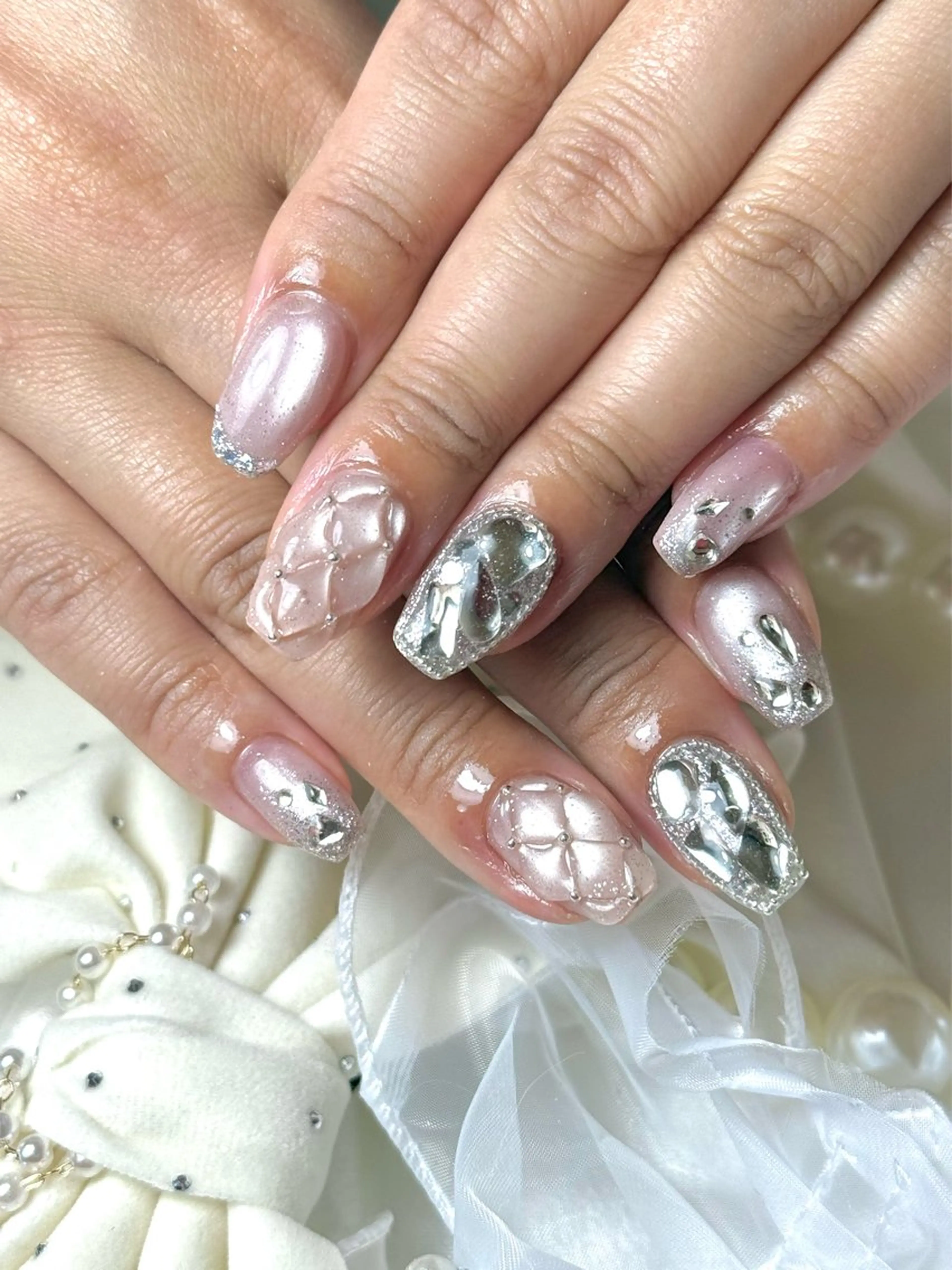 ネイル ハンドネイル ルシイ🎀新宿長さ 出しパーツ専門店のネイルデザイン