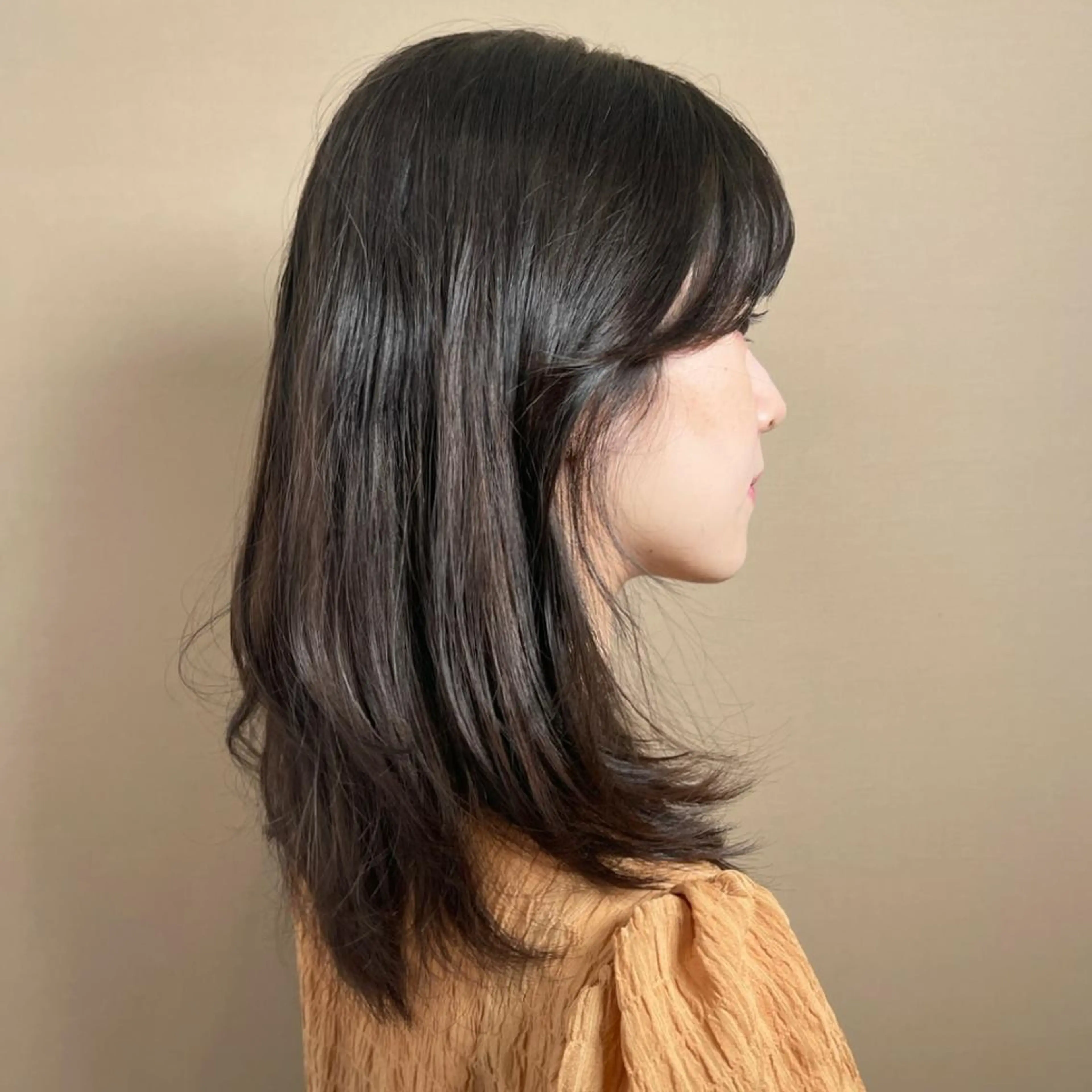 ミディアム ハッシュカット 韓国レイヤー suzuのヘアスタイル