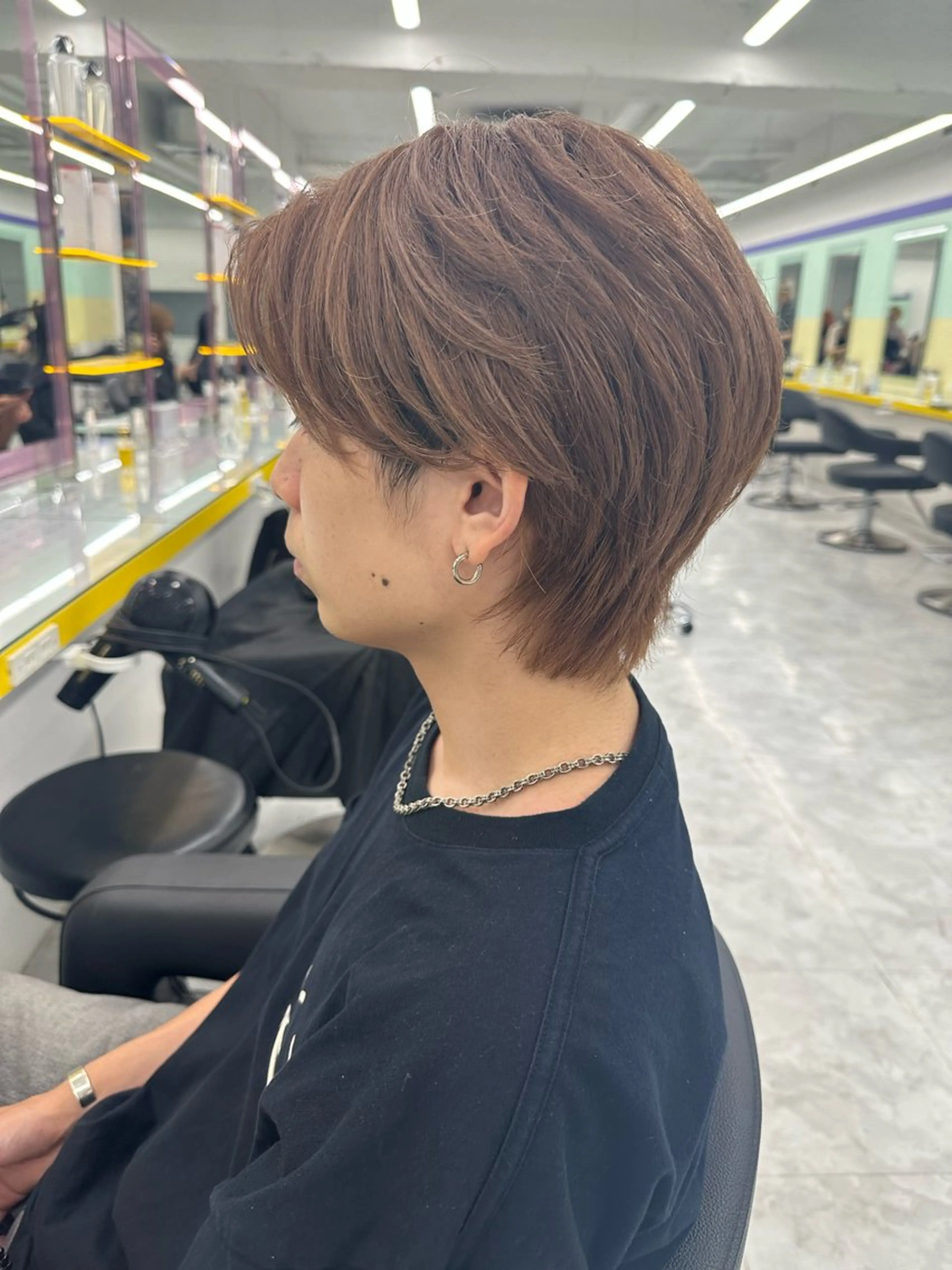 ショート カラー アッシュ ミストバング ベージュカラー 黒髪 ブリーチ カット 🪞ハイトーン🪞 🤍waka🤍のヘアスタイル