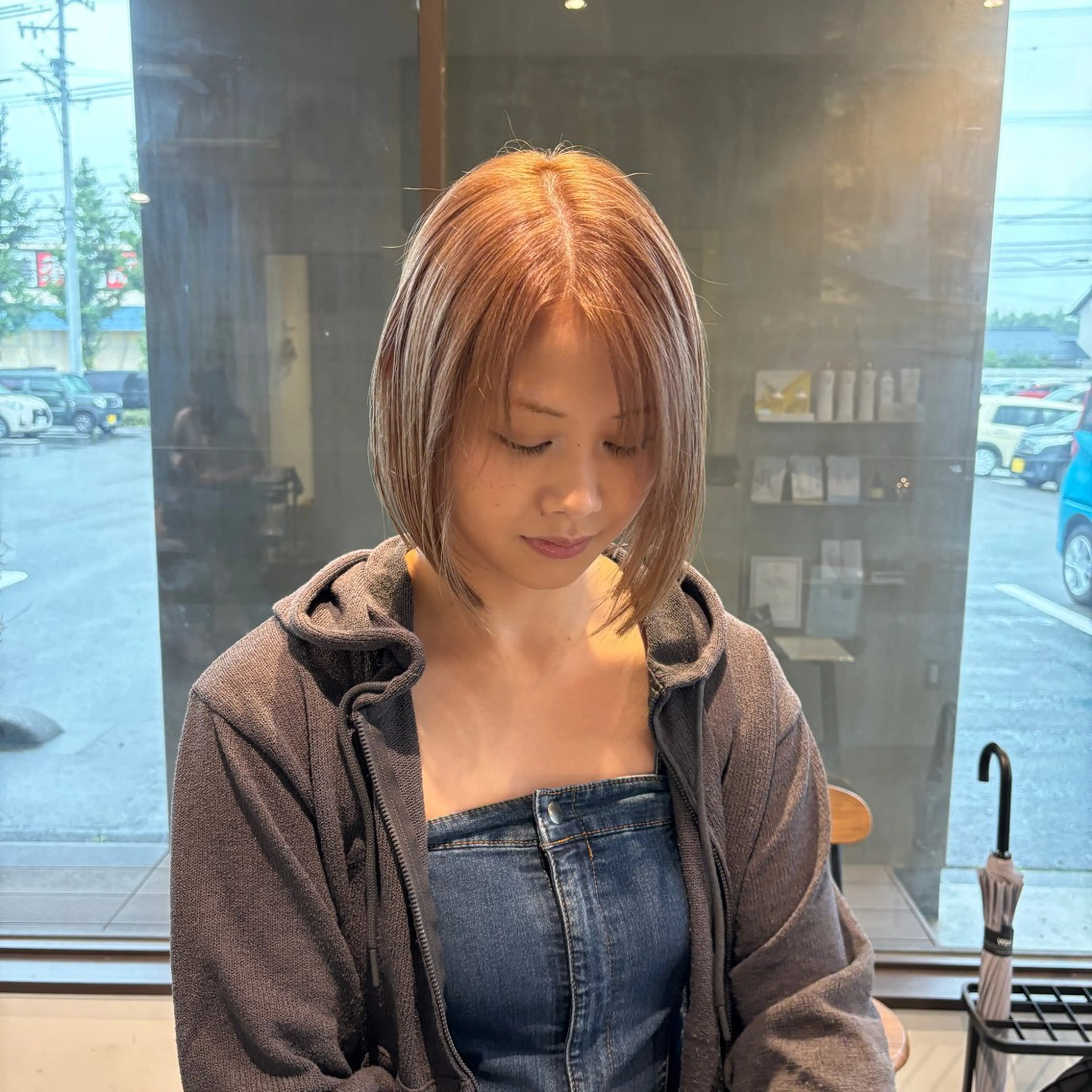 ショート カラー ベージュカラー ホワイトベージュ ヘアカラー 小木曽 里華のヘアスタイル