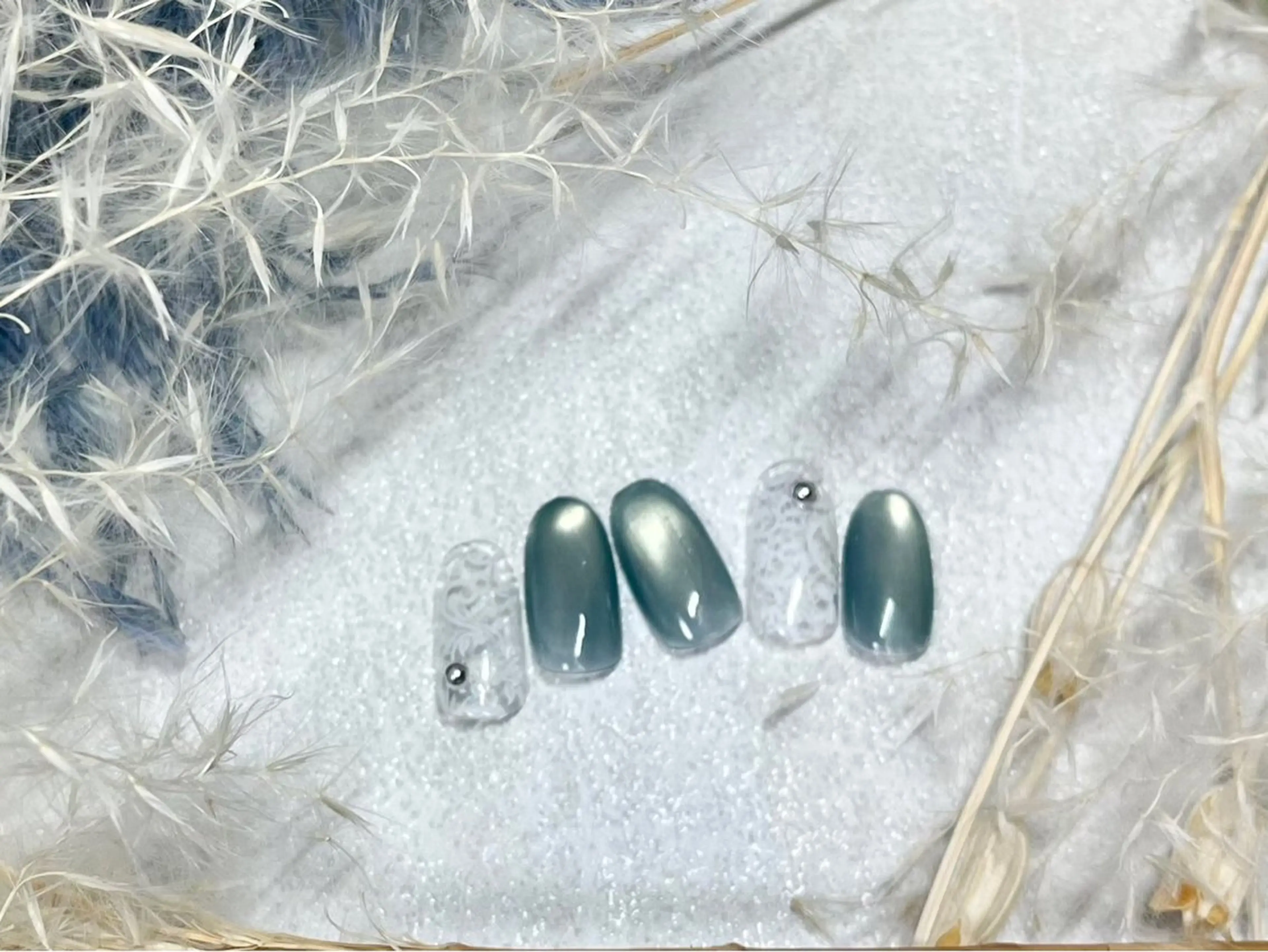 ネイル オーロラネイル フットネイル フレンチネイル ジェルネイル マグネットネイル ハンドネイル kiki nail &brow二子玉川の眉毛・アイブロウイメージ