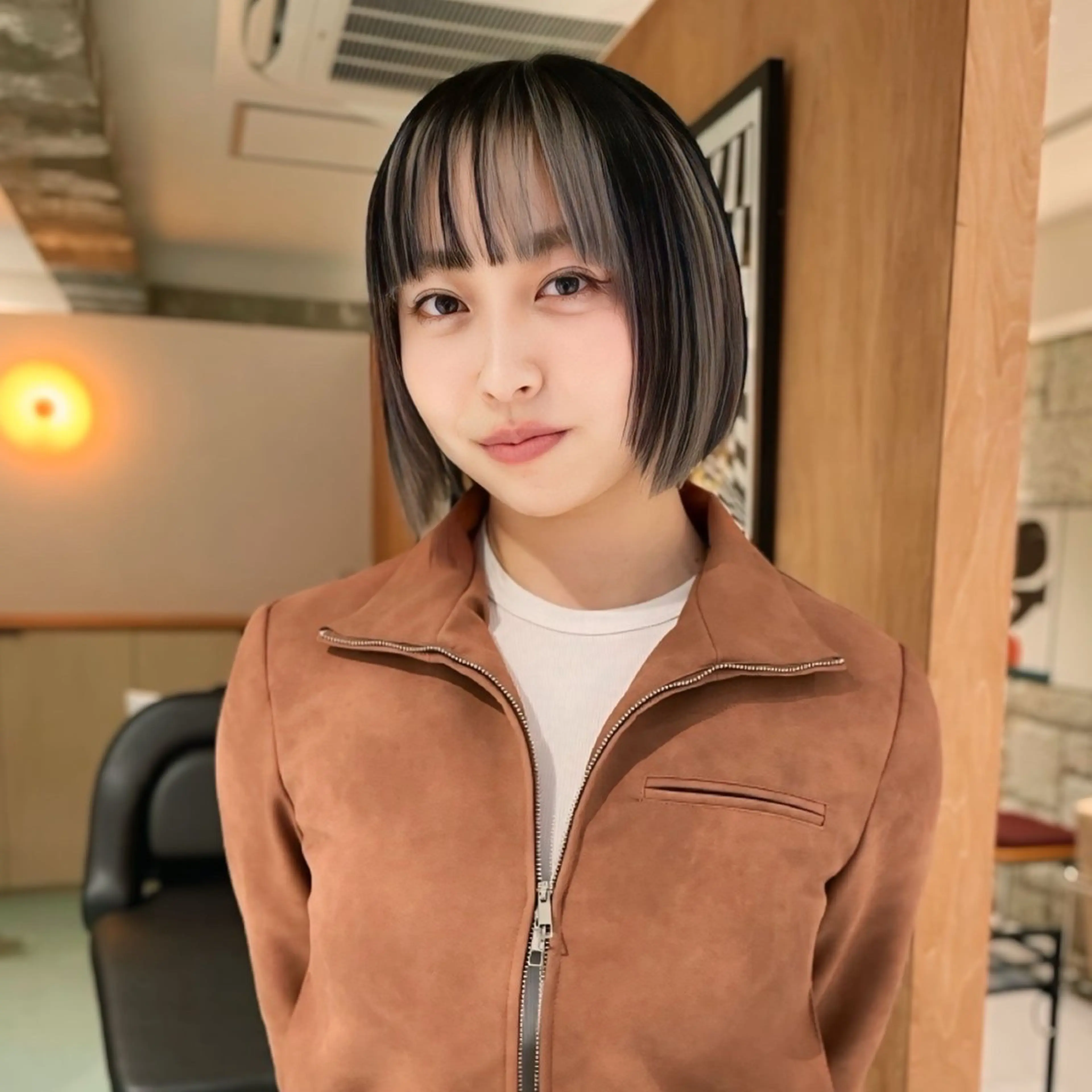 ショート カラー ヘアカラー トリートメント 楪 yuzuriha所属・Saaya/レイヤー /ブリーチ/ブロンドのヘアスタイル