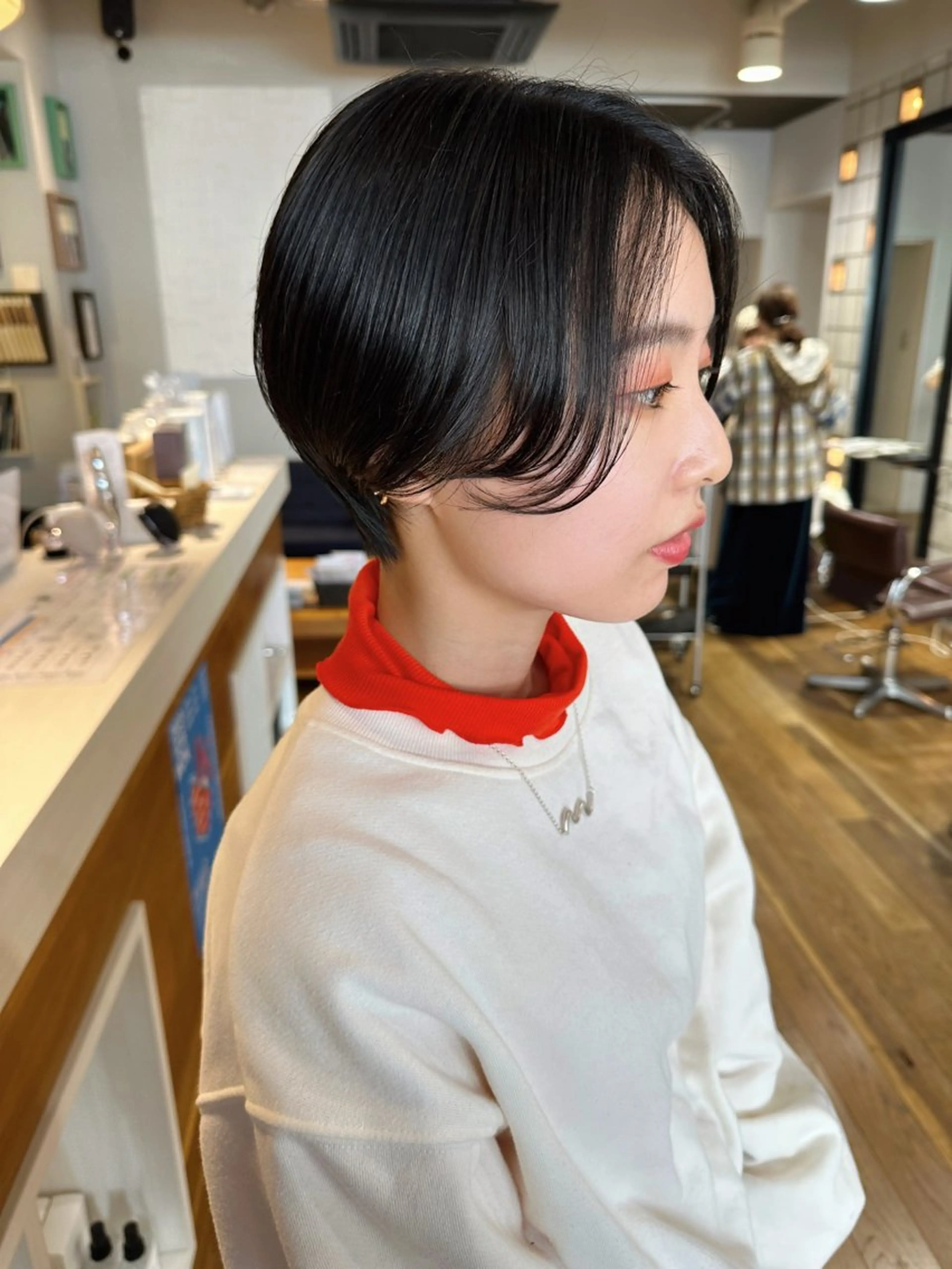 ショート ハンサムショート ショートヘア カット 縮毛矯正 塩澤 榛奈のヘアスタイル