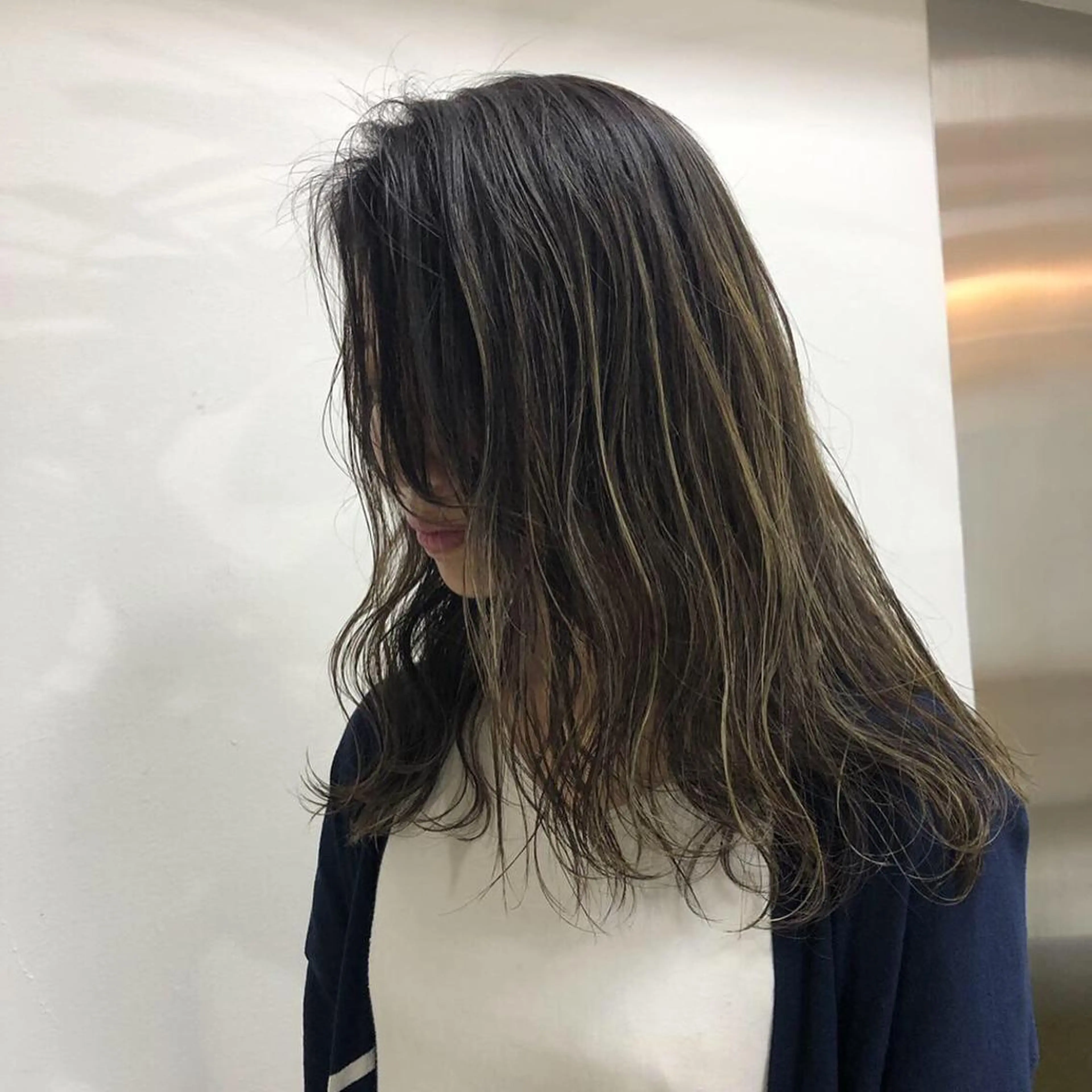 ミディアム カラー ブリーチ 透明感カラー ハイライトカラー ハイライト ヘアカラー トリートメント Tao所属・藤川 大智のヘアスタイル