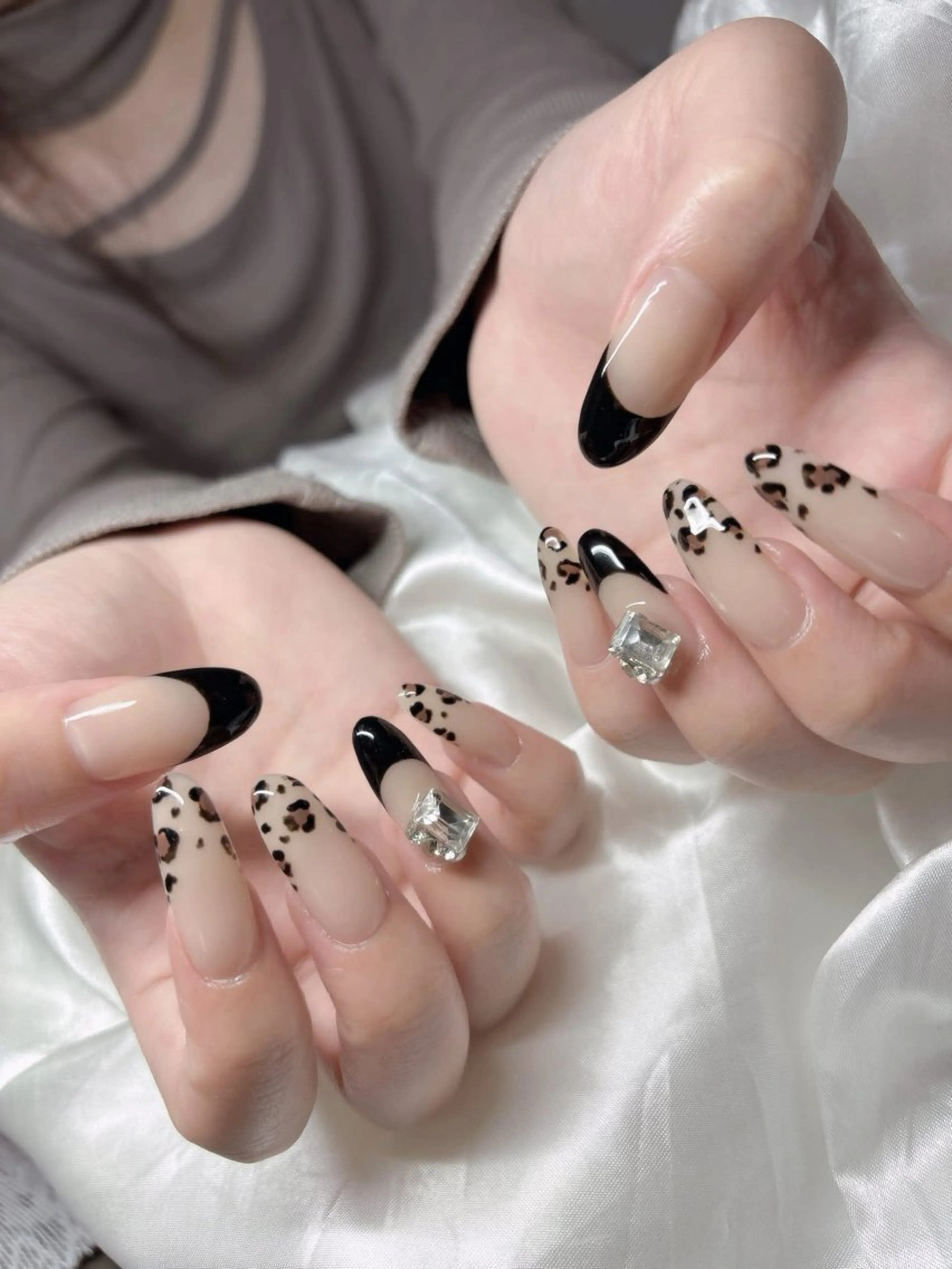 ネイル ボルドー ブラウン チークネイル ドット フットネイル yurinail所属・yuri nail 高田馬場のネイルデザイン