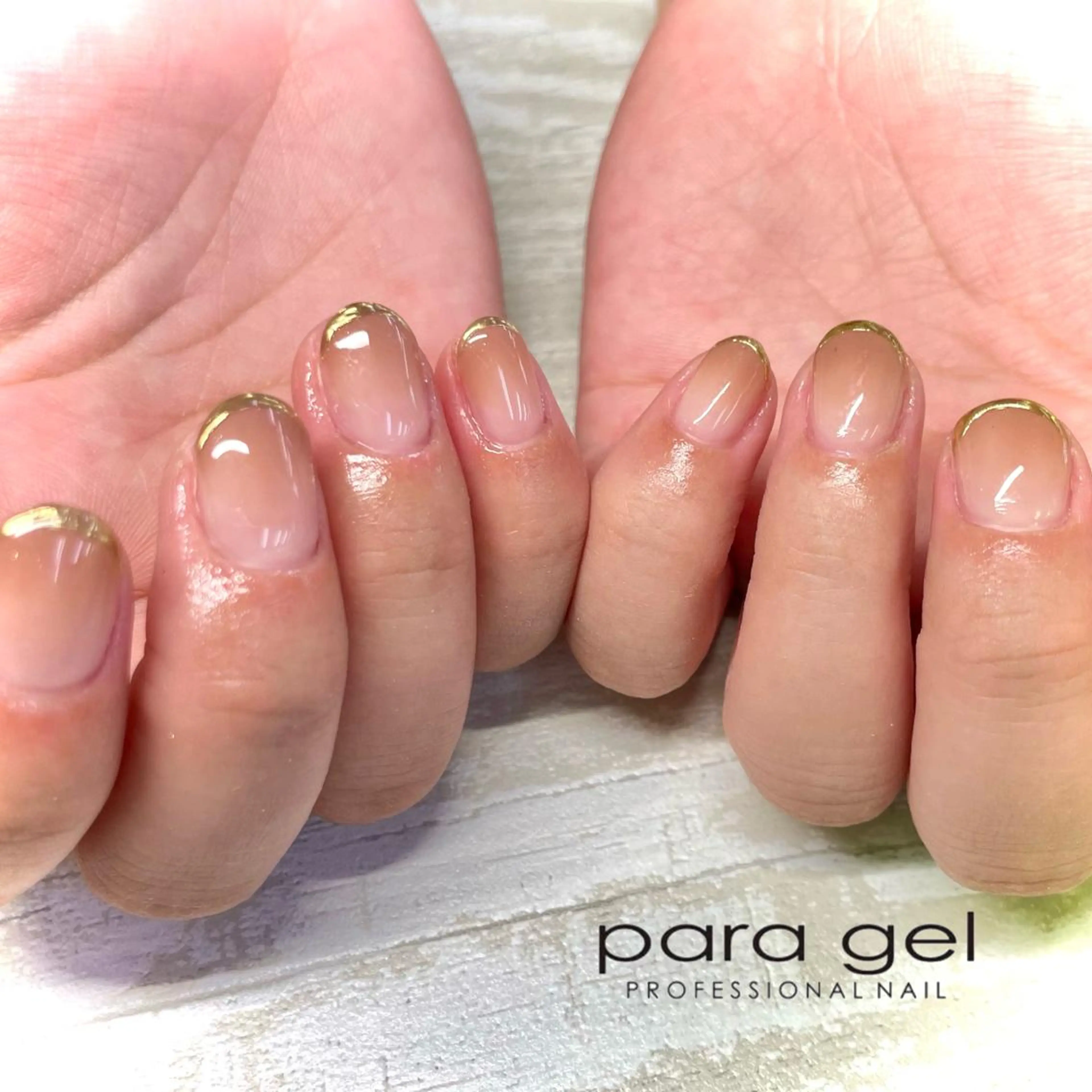 ネイル フレンチネイル ジェルネイル ゴールド グラデーション ミラーネイル Bianca🎀 ONODERAのネイルデザイン