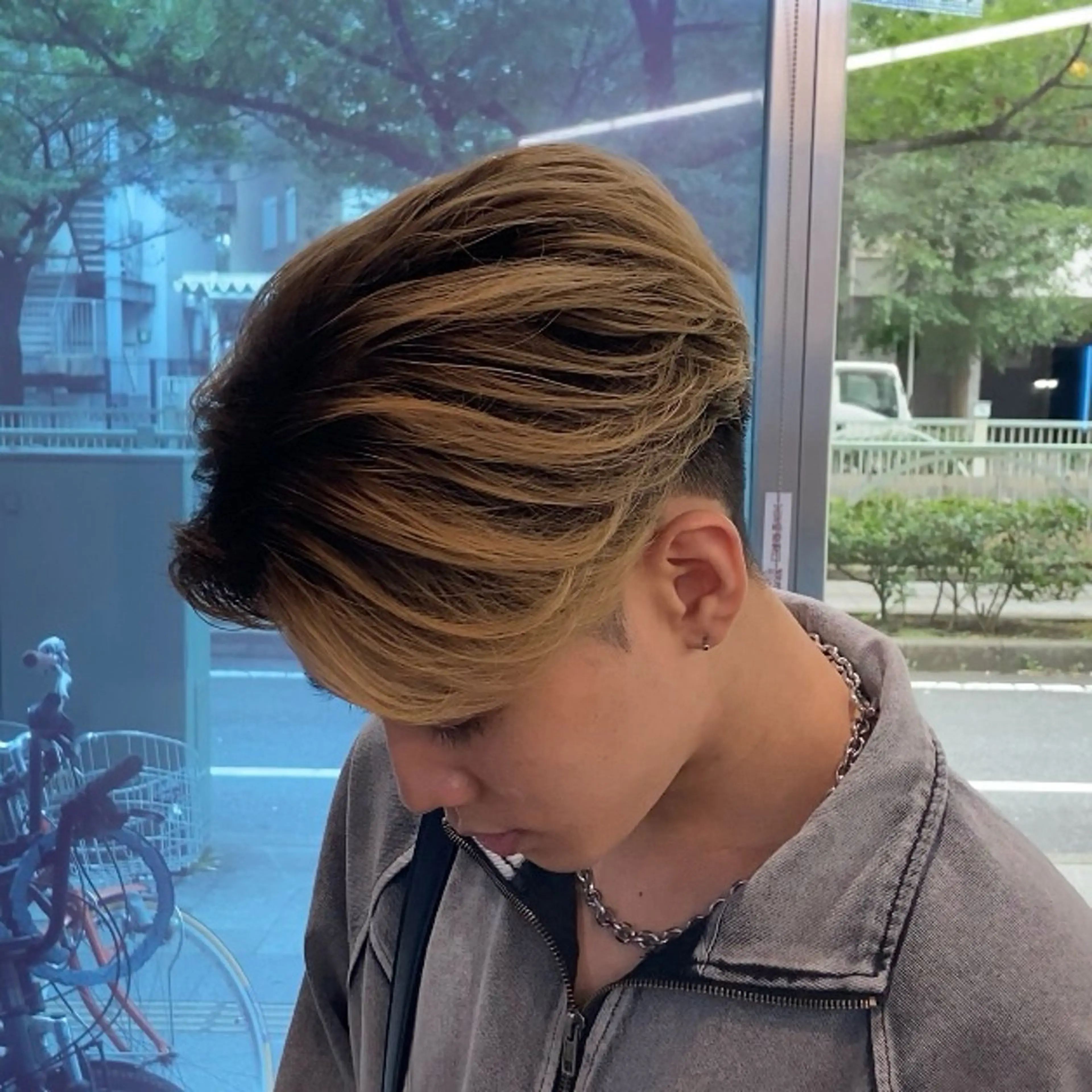 カラー メンズ カット ヘアカラー THE DAY TOKYO men's cut 表参道/青山所属・メンズセンターパート 外人風ヘア/KOTAのヘアスタイル