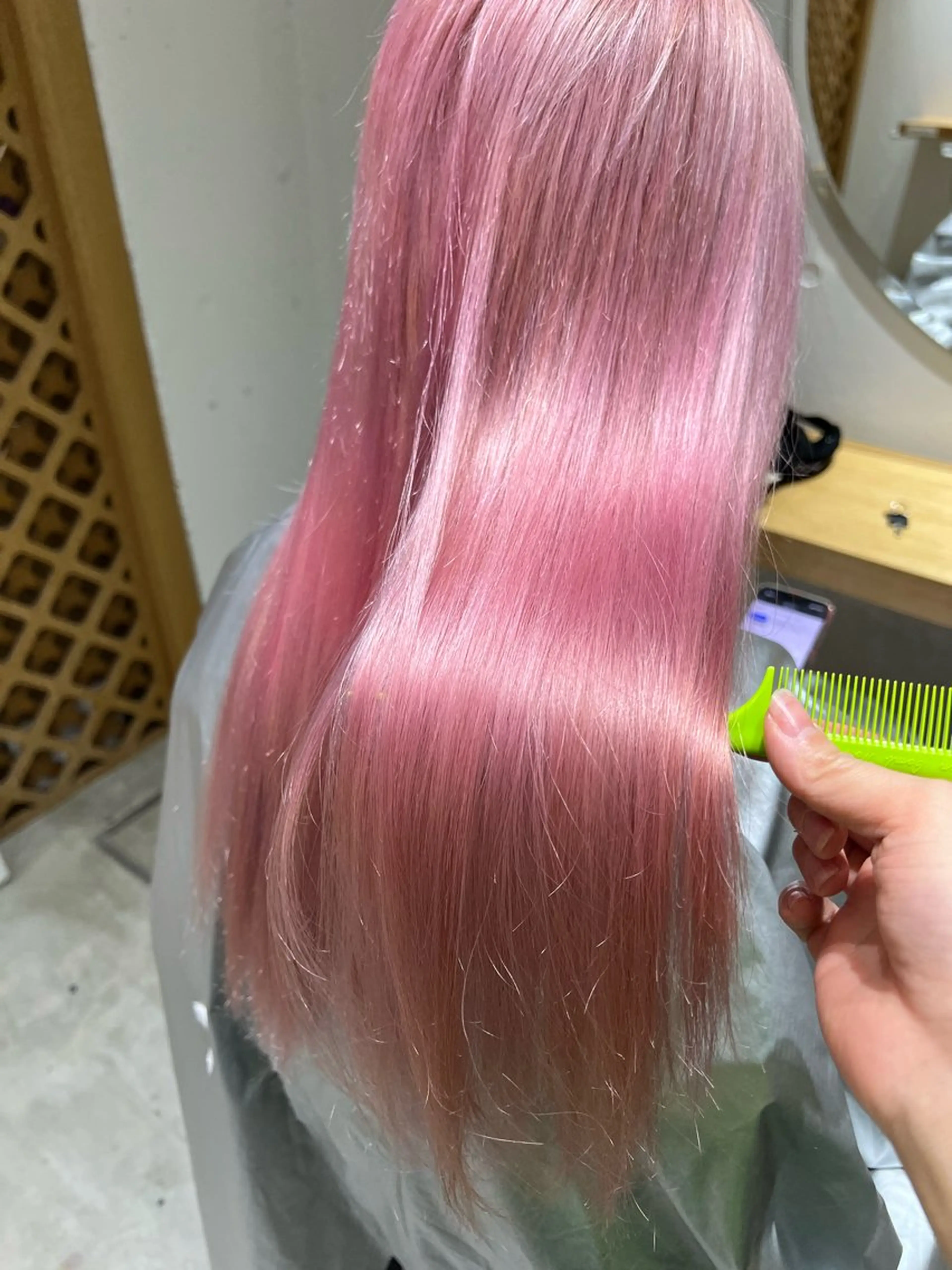 トリプルカラー（ブリーチ2回）➕オンカラー➕デザインカット/ホワイトカラー/ペールトーンの写真