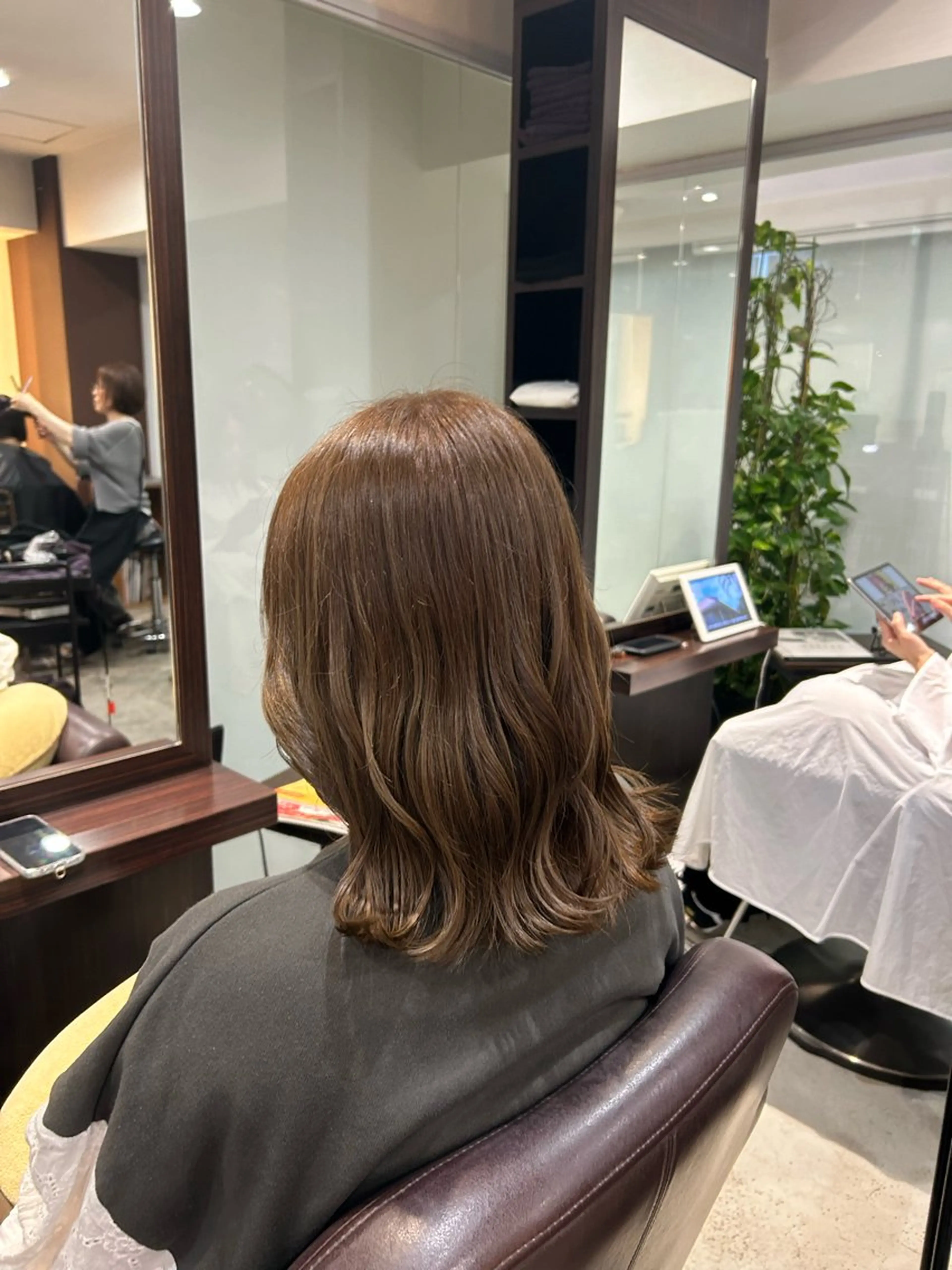 ミディアム カラー ベージュカラー オリーブベージュ ヘアカラー 坂本奈都美 🎀のヘアスタイル