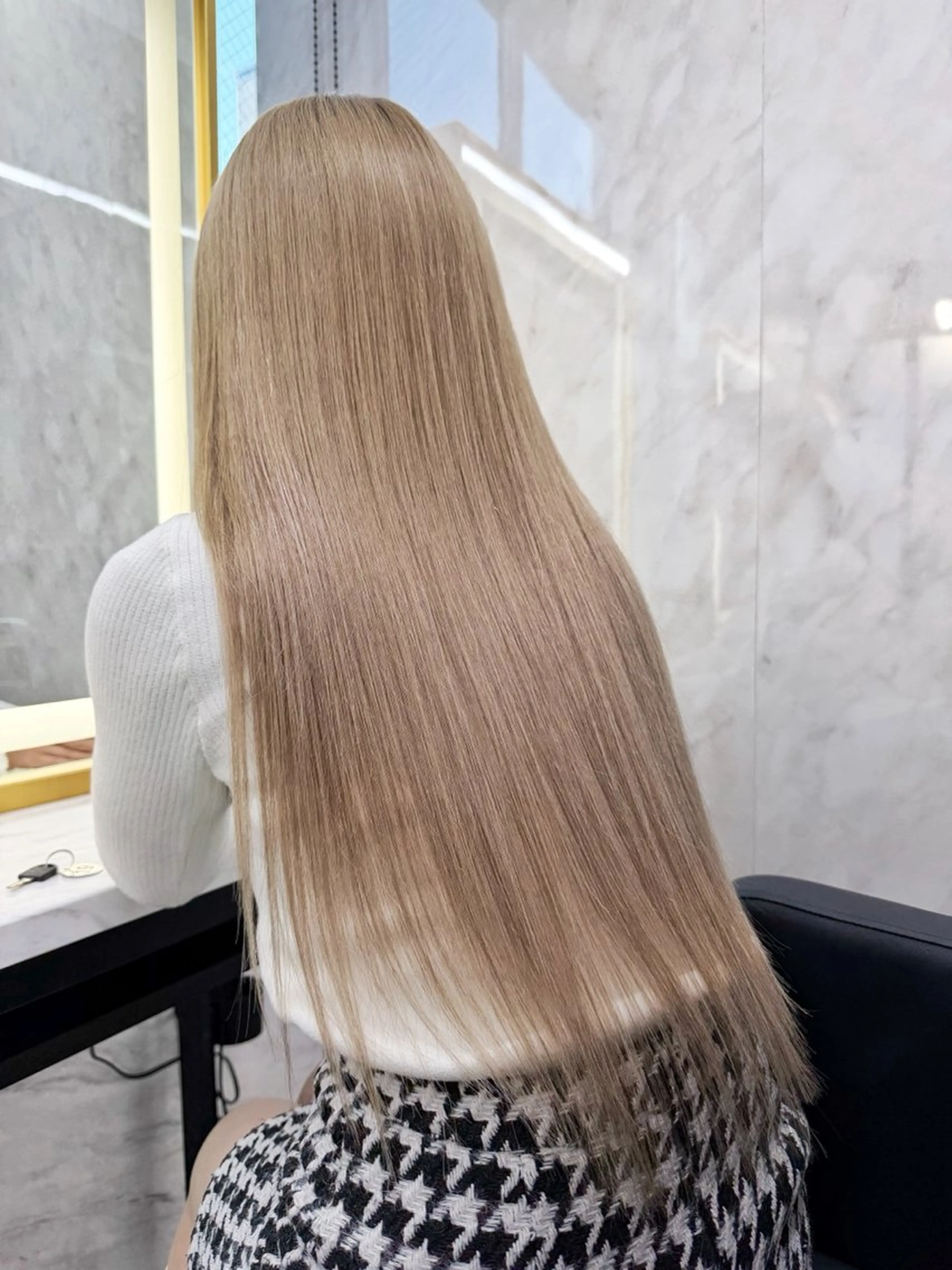 ロング シールエクステ エクステ エクステ シールエクステ特化 ハイトーン、NANAのヘアスタイル