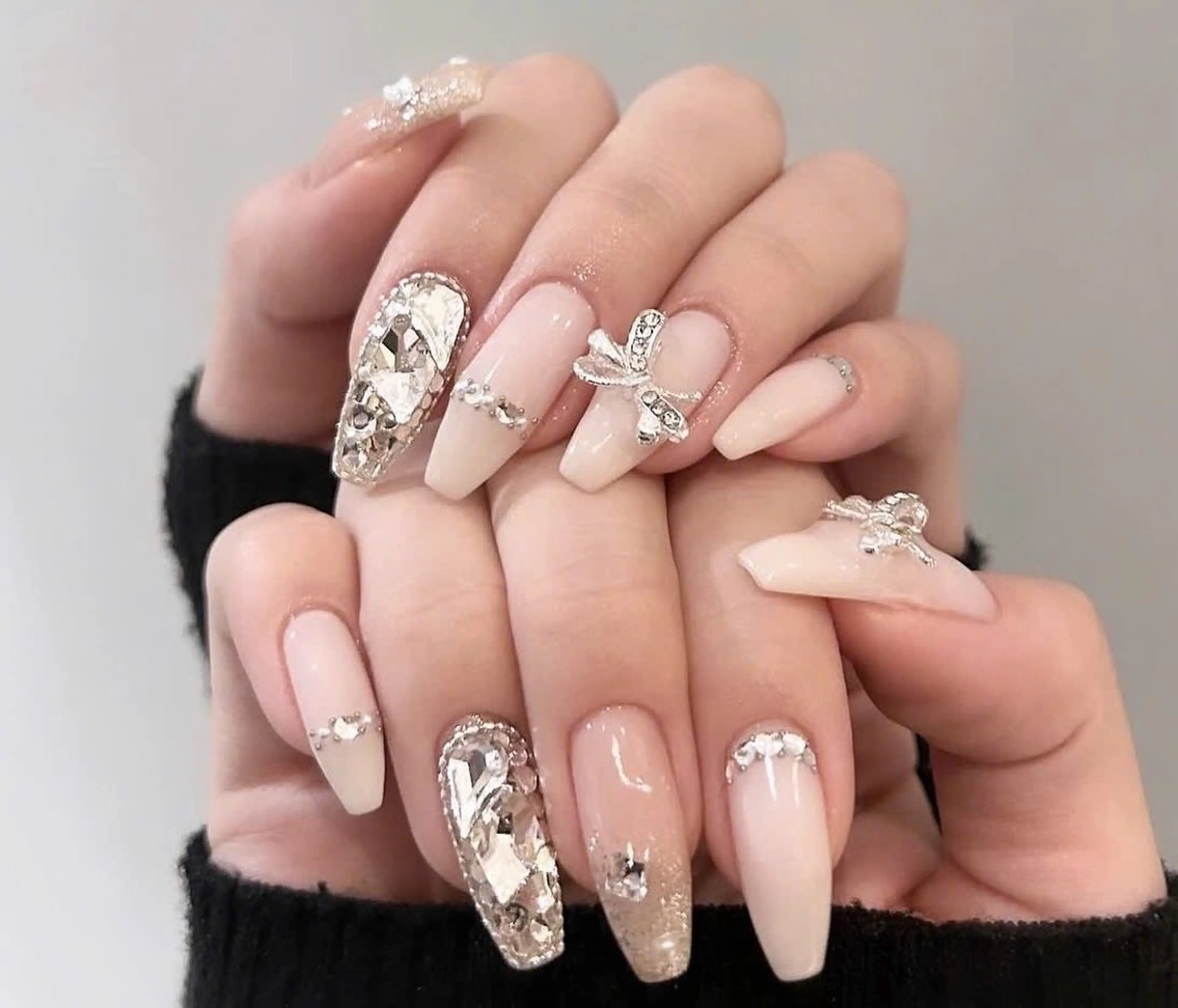 ネイル オーロラネイル フレンチネイル ジェルネイル ハロウィン キラキラネイル ハンドネイル H.baby Nail Salonのネイルデザイン