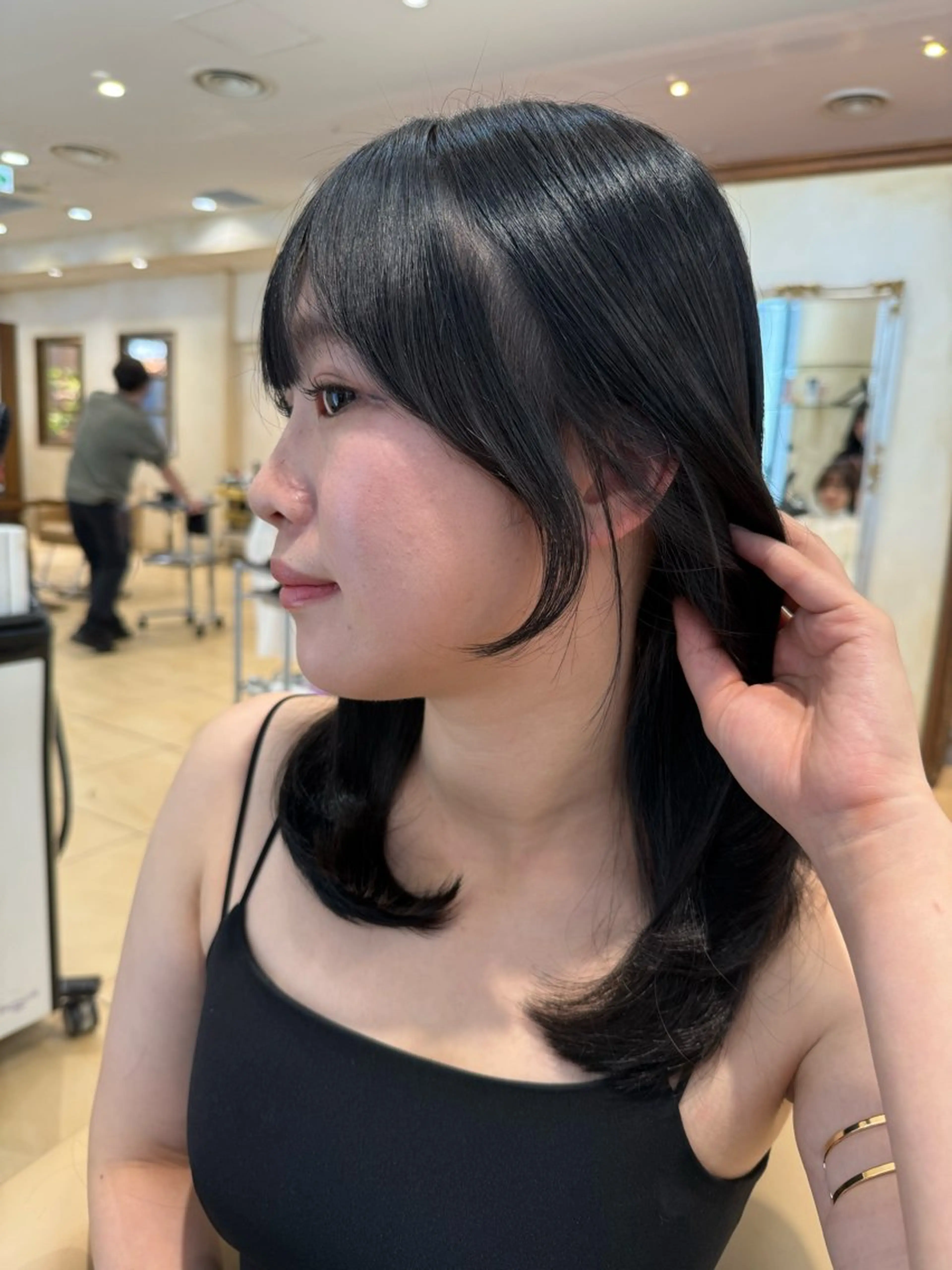 ロング 顔周りカット レイヤーカット カット ZACC Vie所属・森川 翔太のヘアスタイル