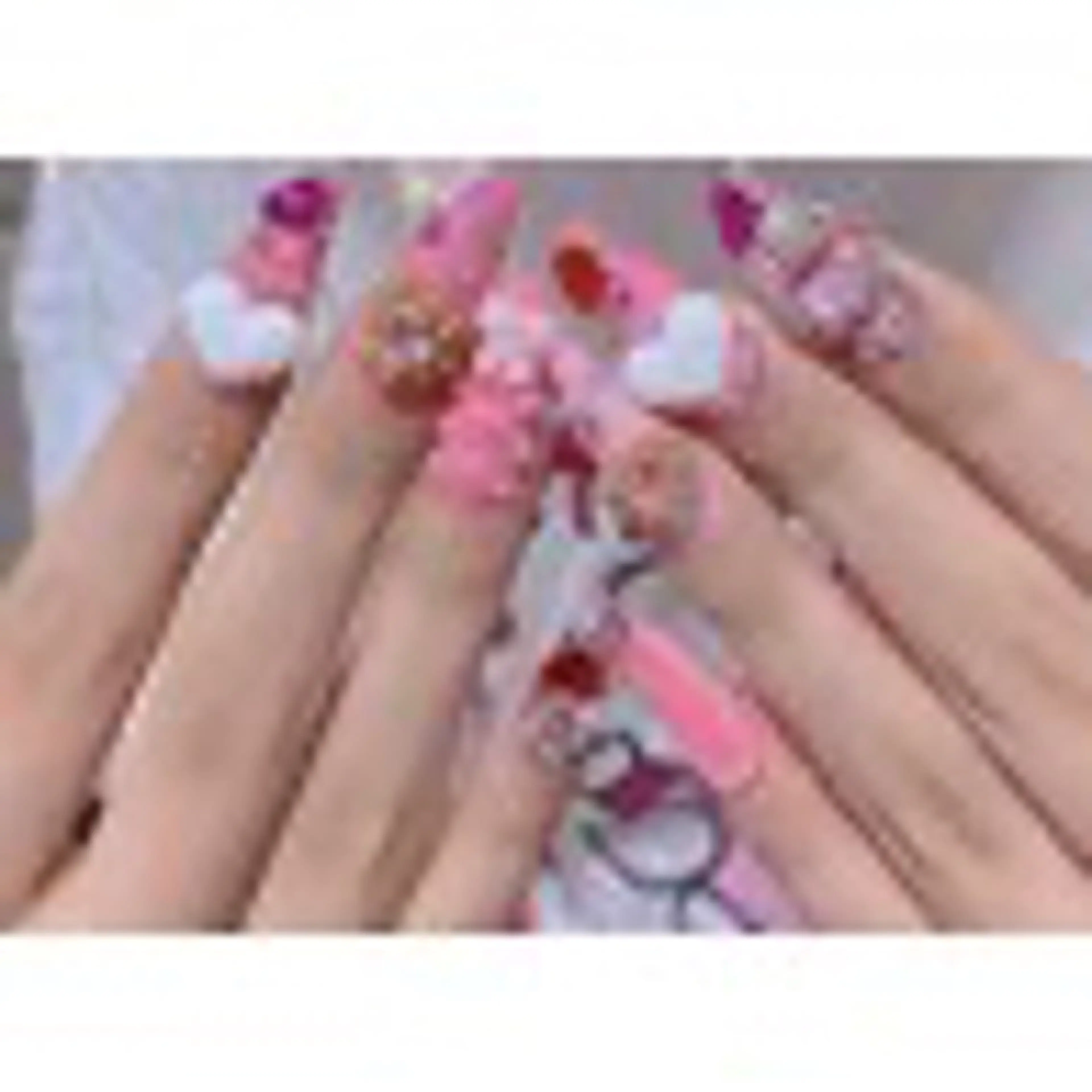 ネイル S nail salon所属・Vi Viネイル サロンのネイルデザイン