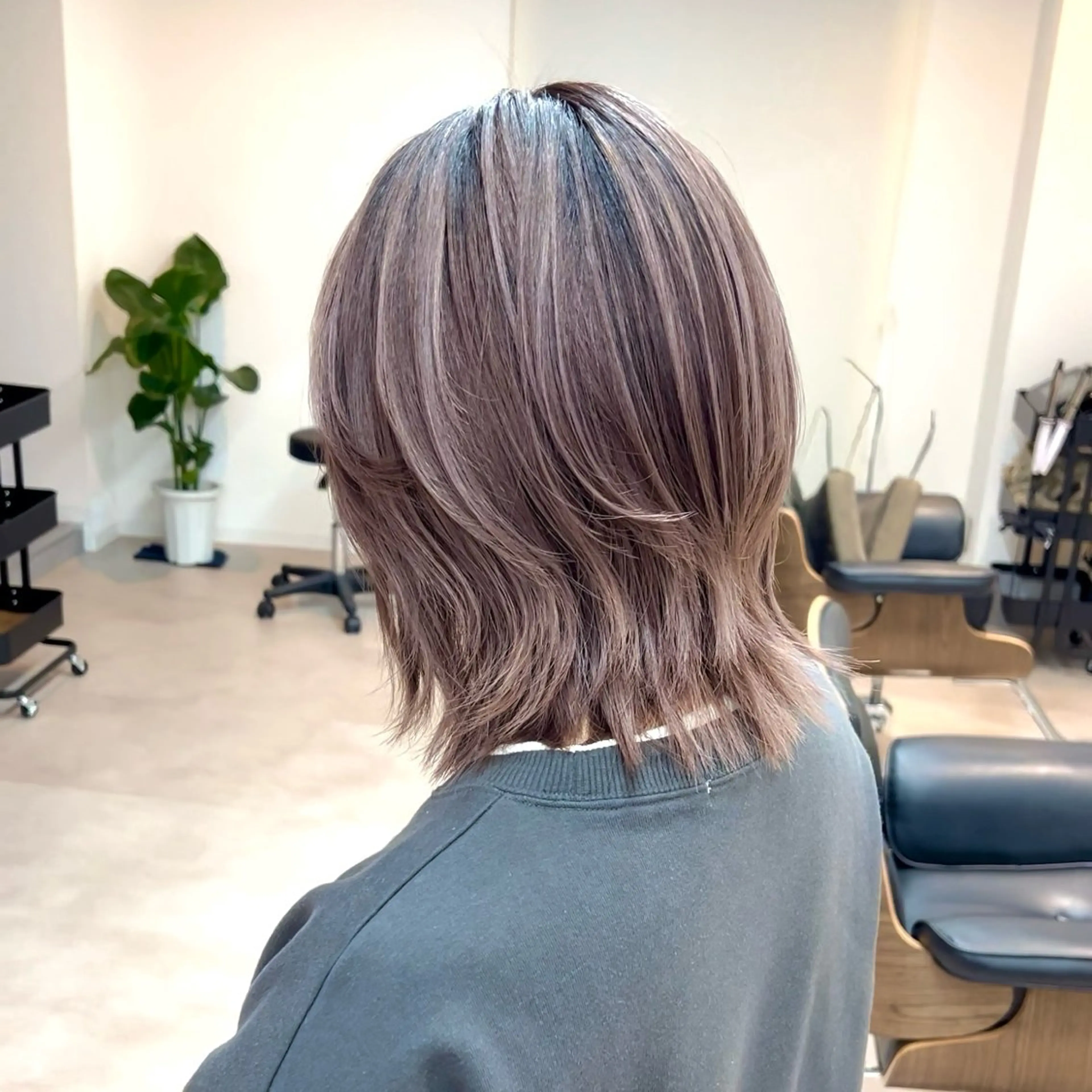 ミディアム カラー カット ヘアカラー トリートメント ボブ/韓国ボブ/ブリ ーチ/鈴木康平のヘアスタイル