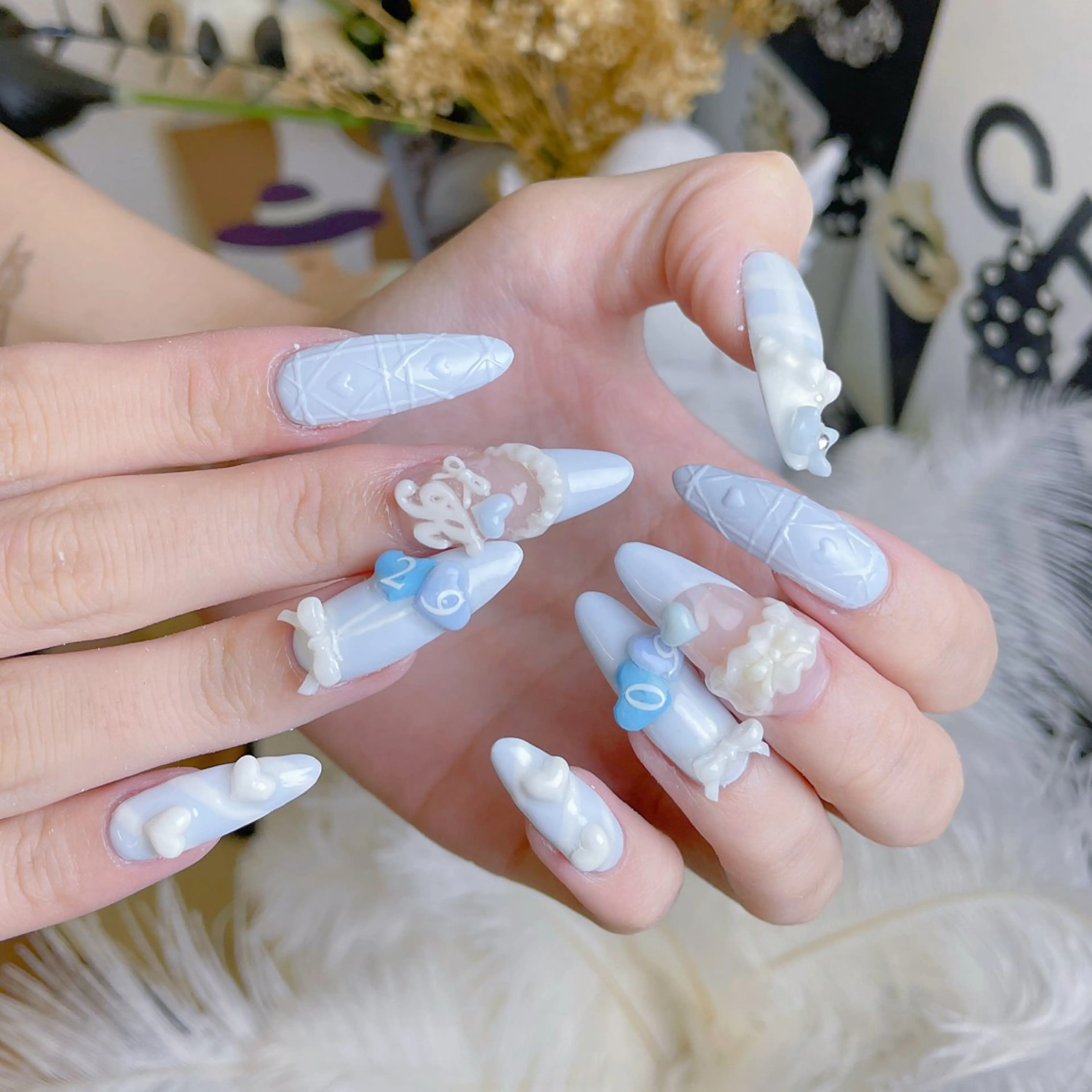 ネイル チークネイル クリアネイル ガーリー グラデーション キラキラネイル ハンドネイル NailPrincess所属・princess スカルプ専門店のネイルデザイン