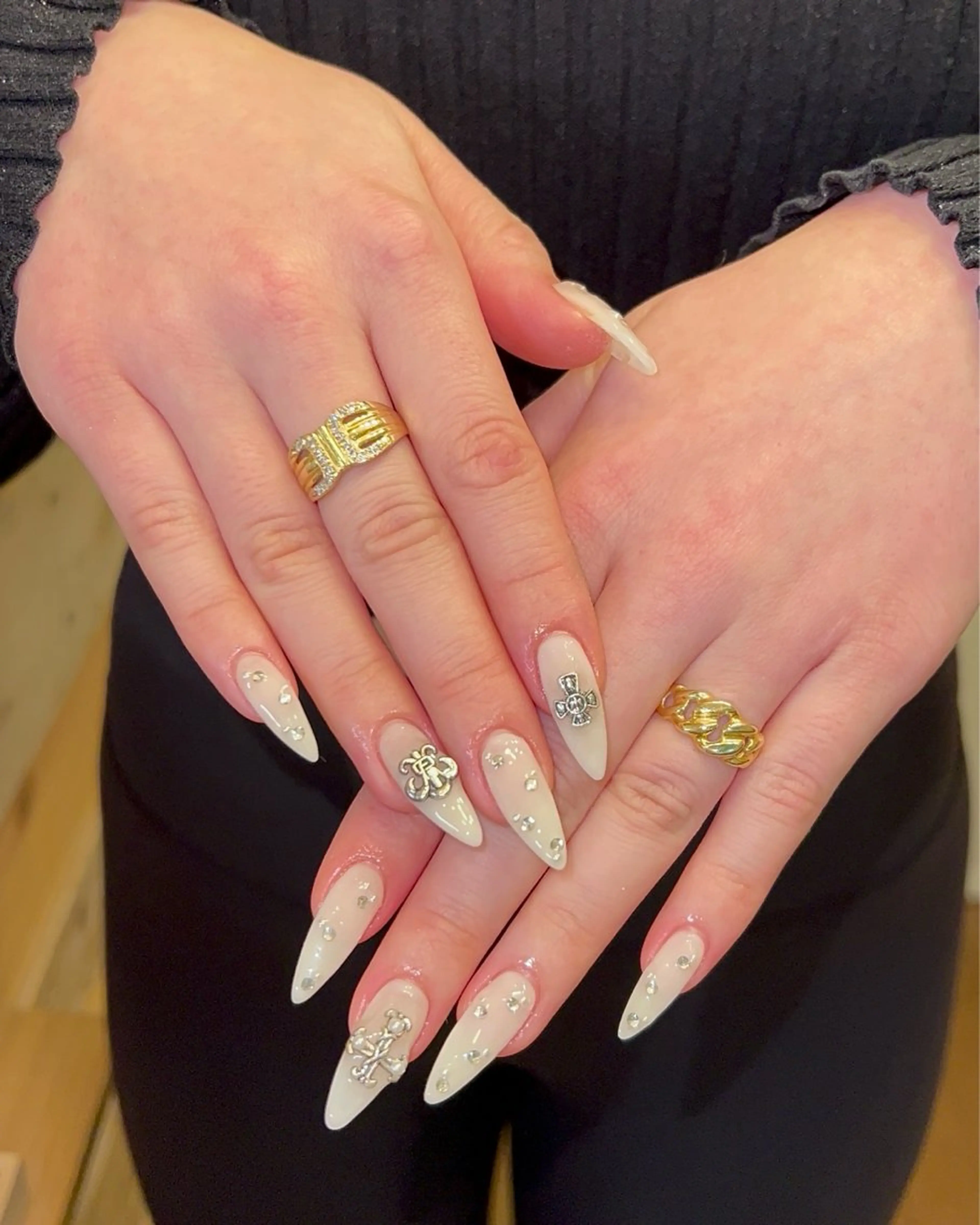 ネイル ハンドネイル フットネイル ハンドケア Nes.Nail所属・Miyagi Asamiのネイルデザイン