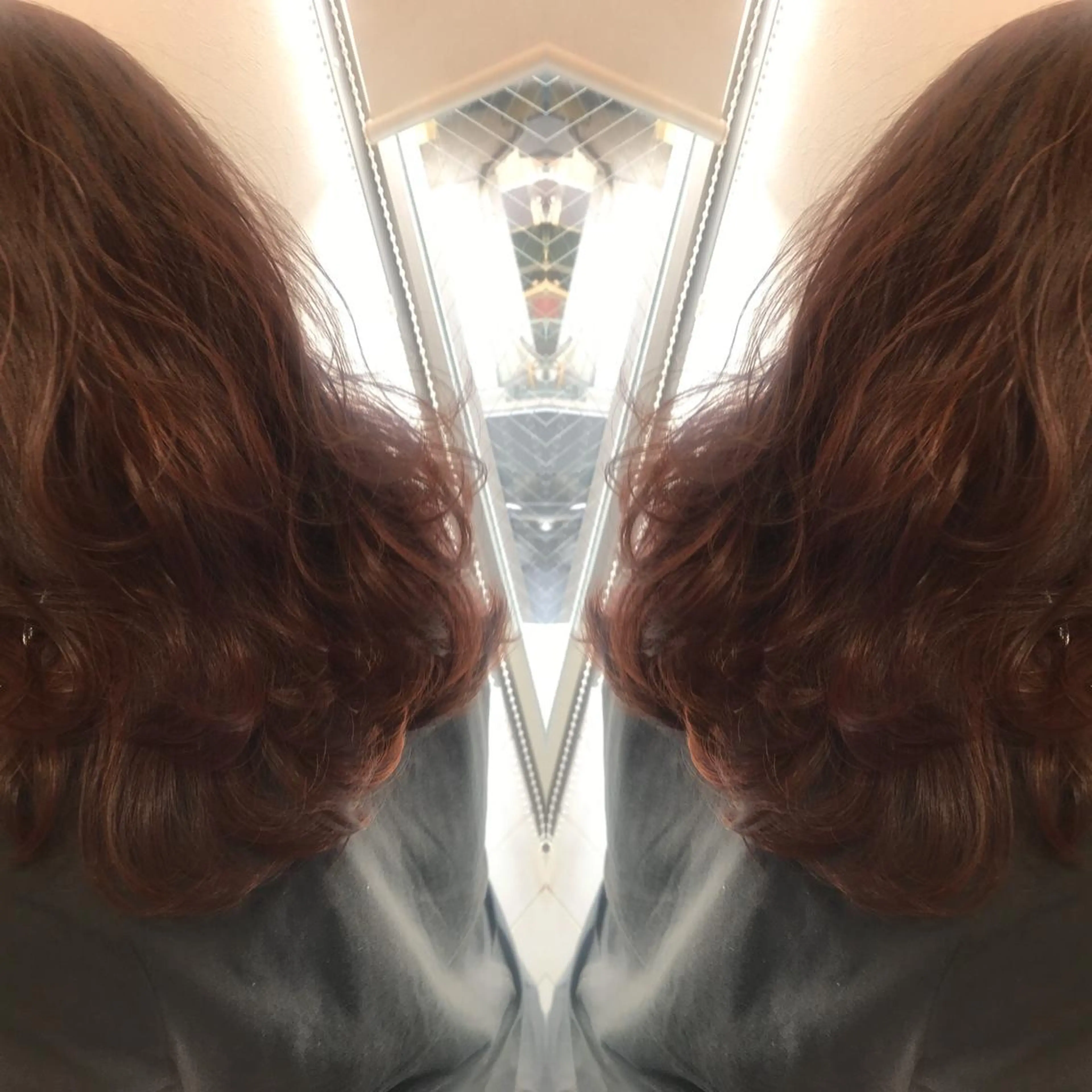 セミロング カラー カシス ピンクカラー ヘアカラー 柴田 祐輔のヘアスタイル