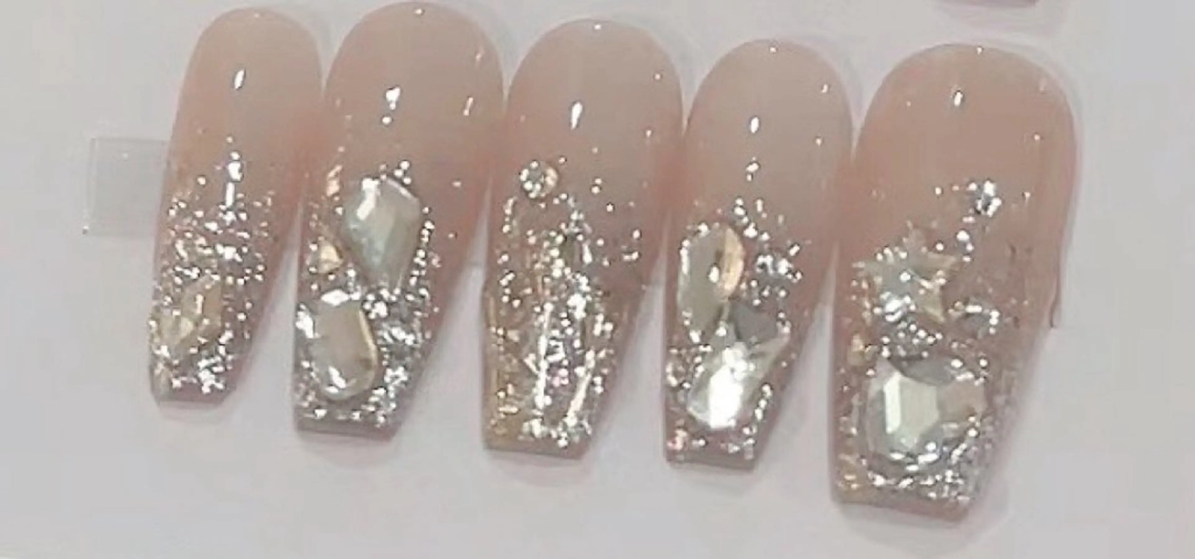 ネイル Ui_Amor (パラジェル)のネイルデザイン