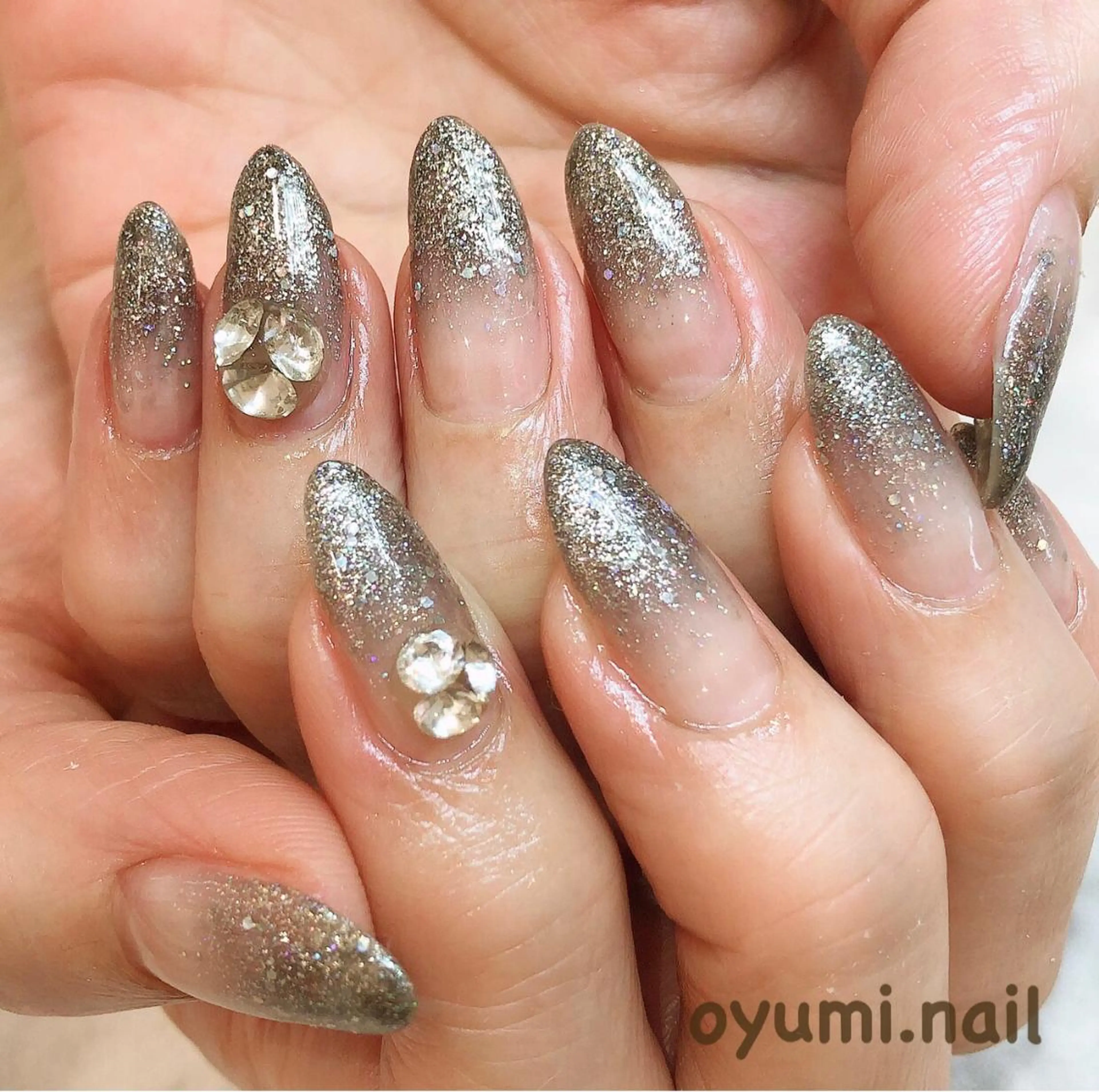ネイル ジェルネイル グラデーション ラメ(グリッター) ラメグラデーション パラジェル ハンドネイル takanashi yumiのネイルデザイン