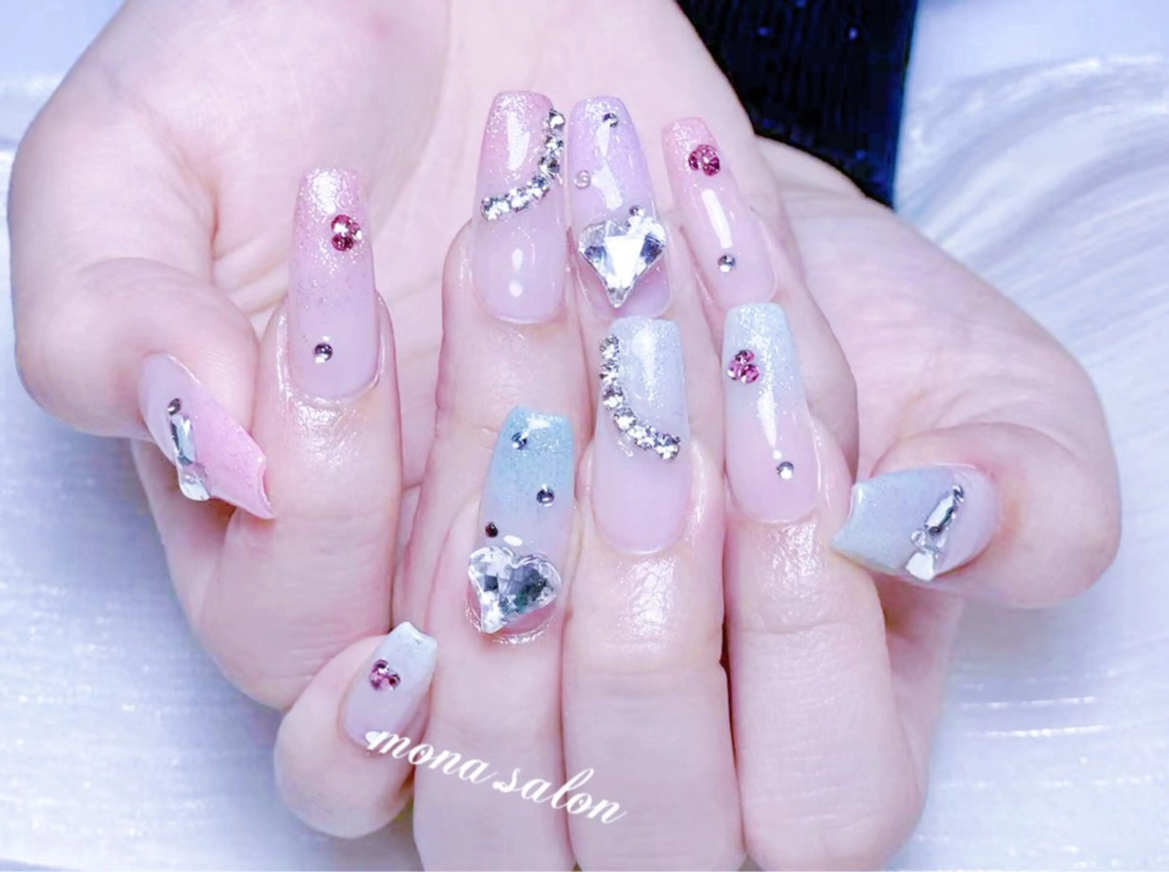 ネイル モナ& あきのネイルデザイン