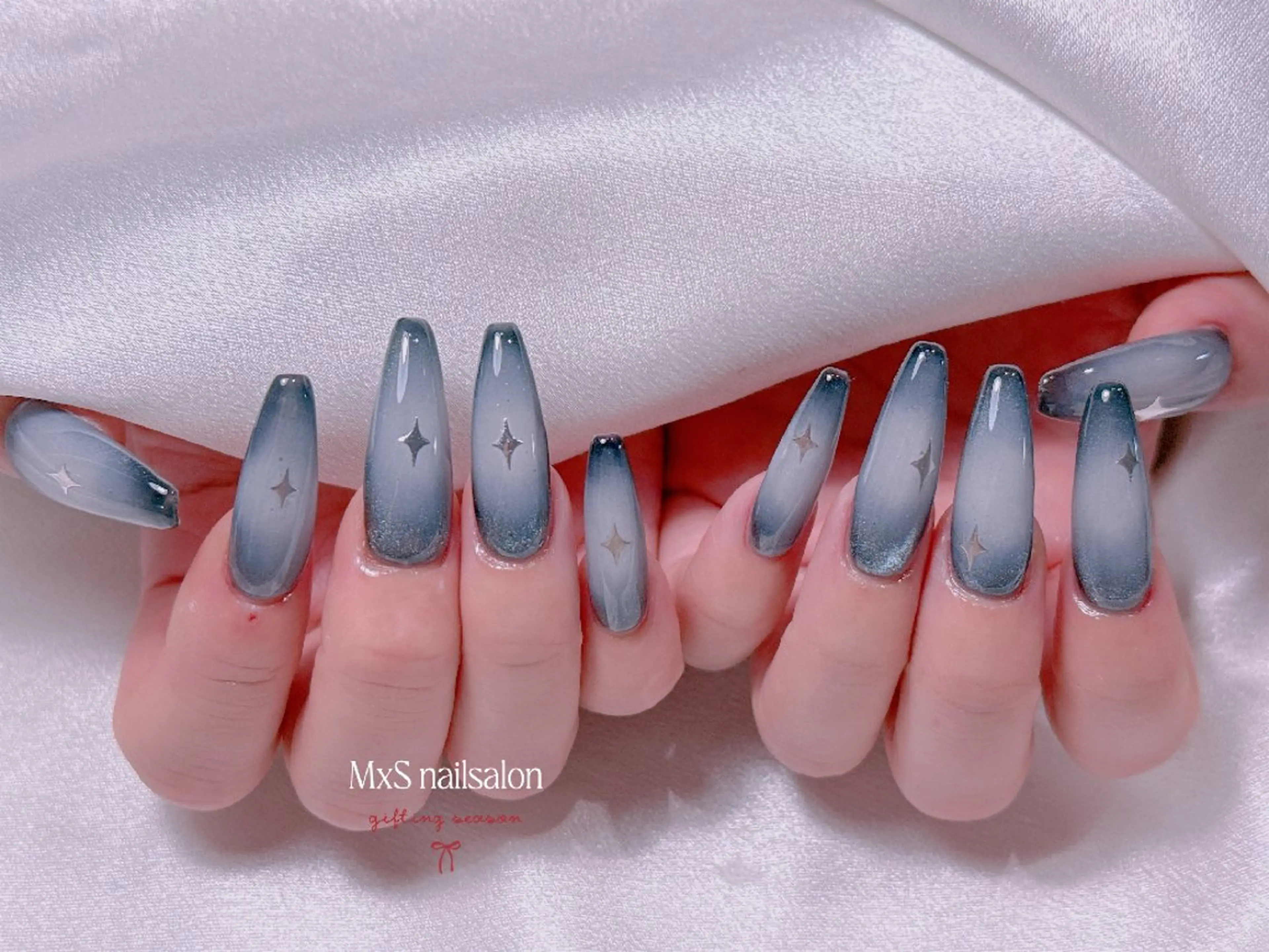 ネイル ジェルネイル 韓国ネイル マグネットネイル パラジェル ワンホンネイル ハンドネイル ハンドケア MxS Nail(長さだし/フィルイン/マグネット/韓国ネイル/ワンホンネイル/ワンカラー)所属・MxS リィリィのネイルデザイン