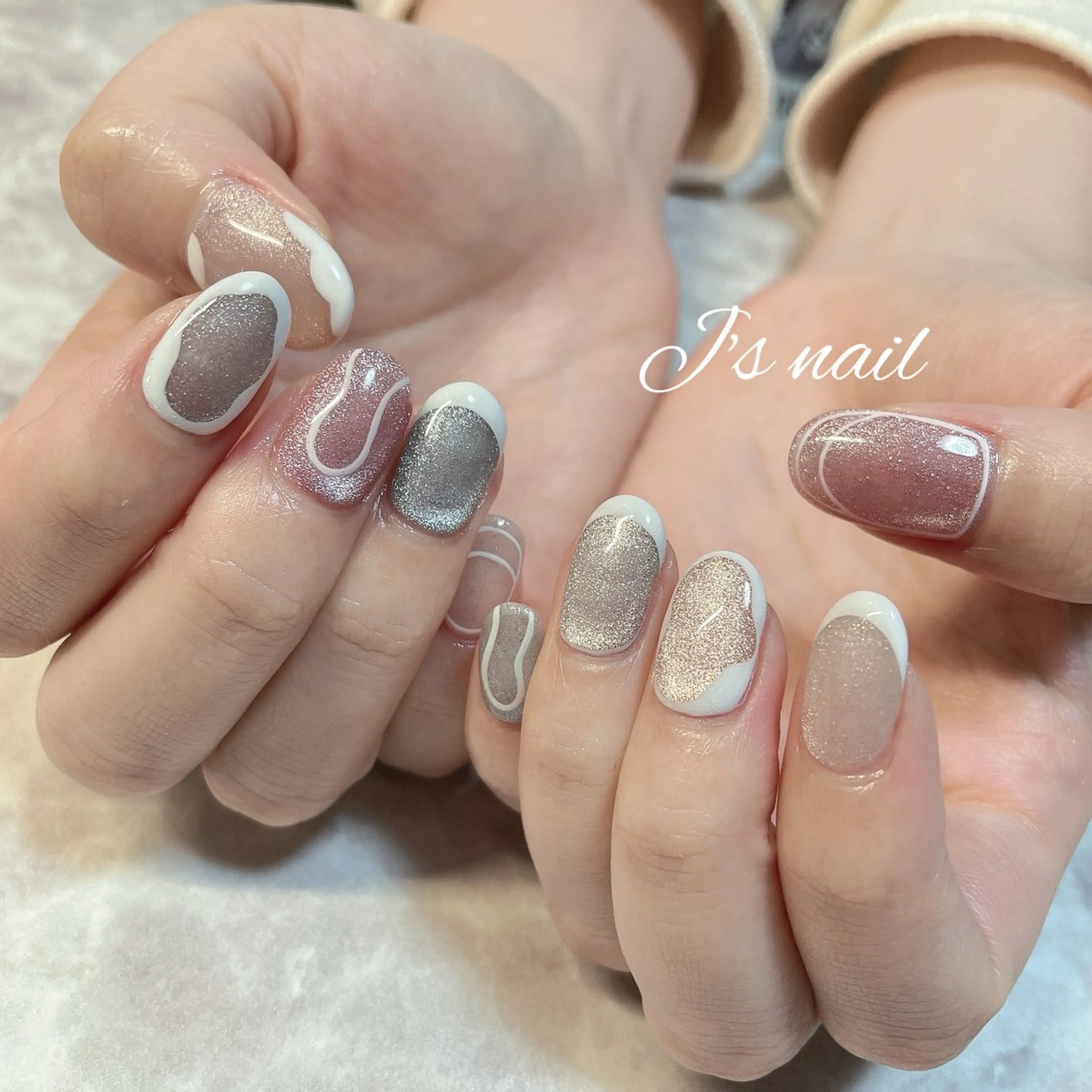 ネイル アートネイル マグネットネイル ホワイト ハンドネイル K's nail kotoeのネイルデザイン