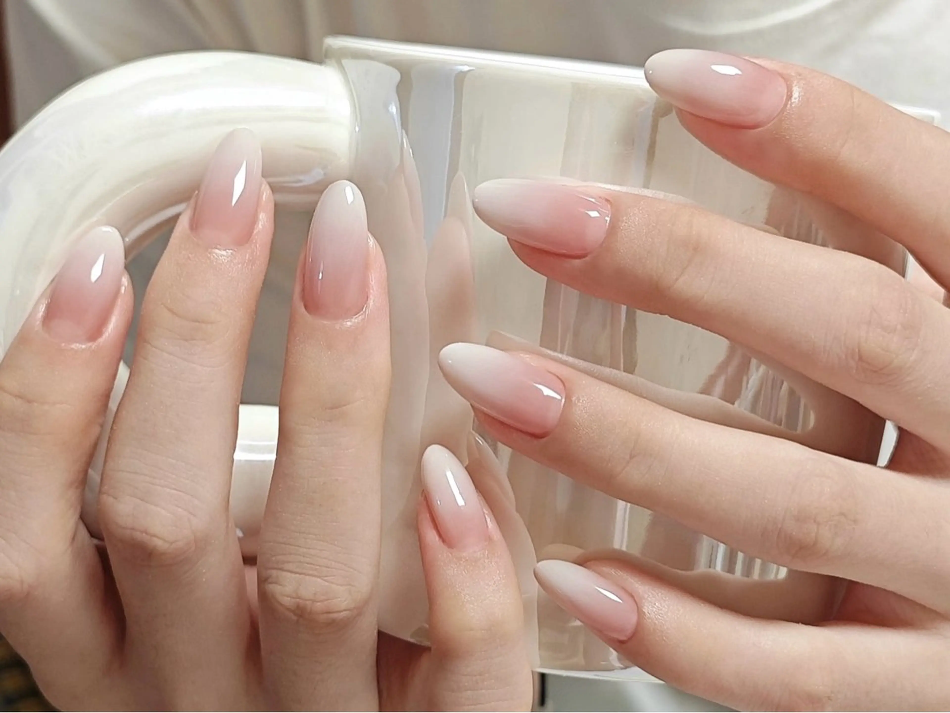 ネイル アートネイル オーロラネイル カジュアル クリアネイル 長さ出し MoreGlam 新宿東口店のネイルデザイン